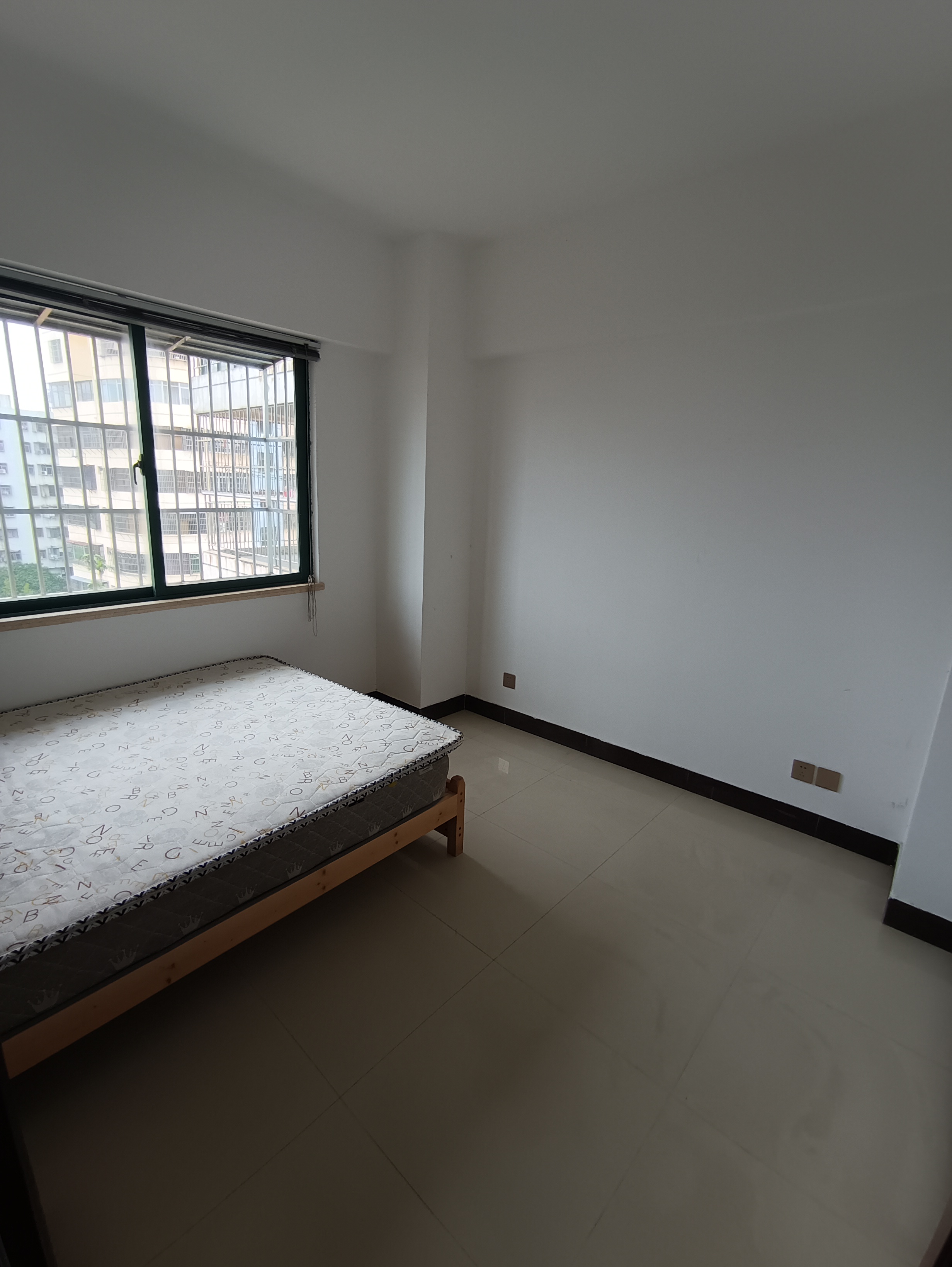 南希科技苑  3室2厅2卫    180.0万 南希科技苑  3室2厅2卫    180.0万卧室