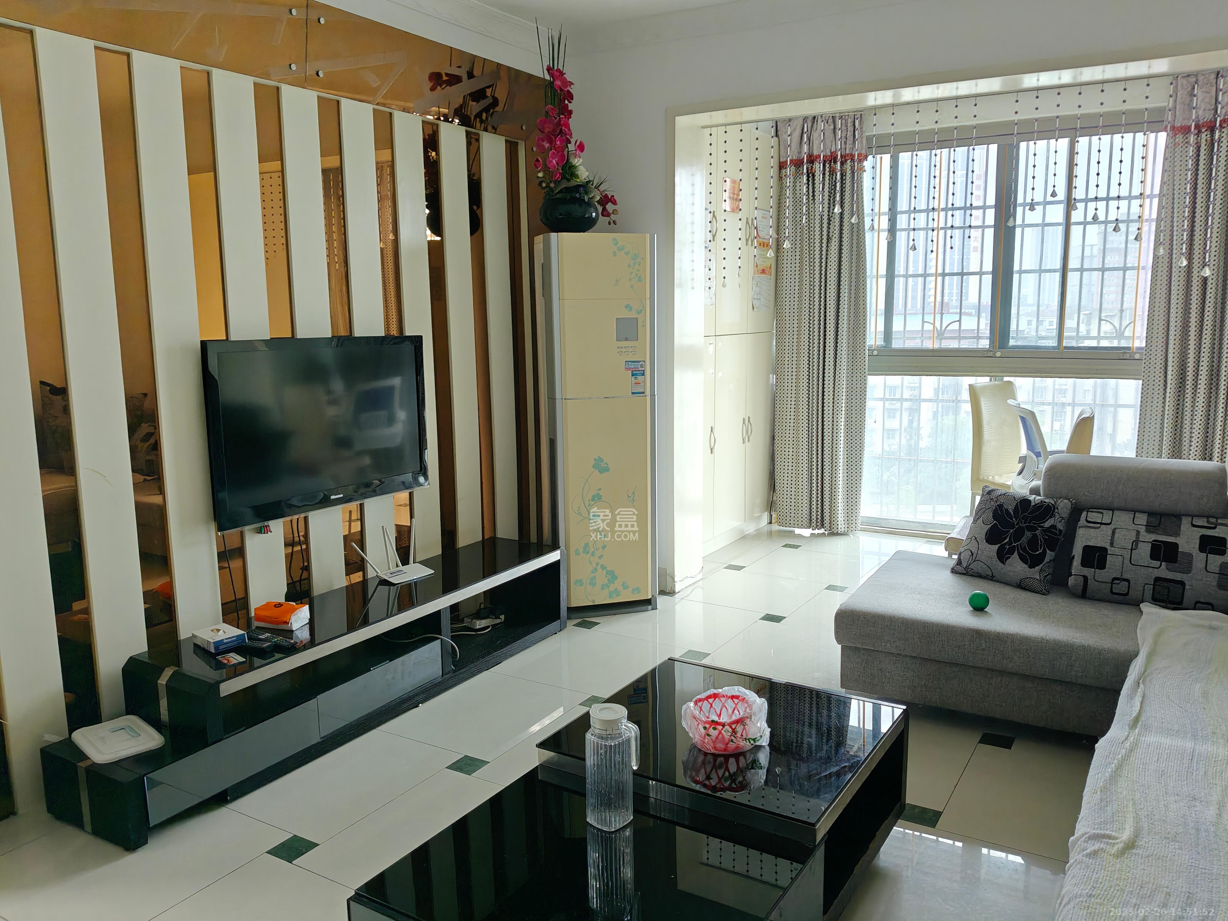 新城新世界一二三期  2室2厅1卫   2300.00元/月室内图