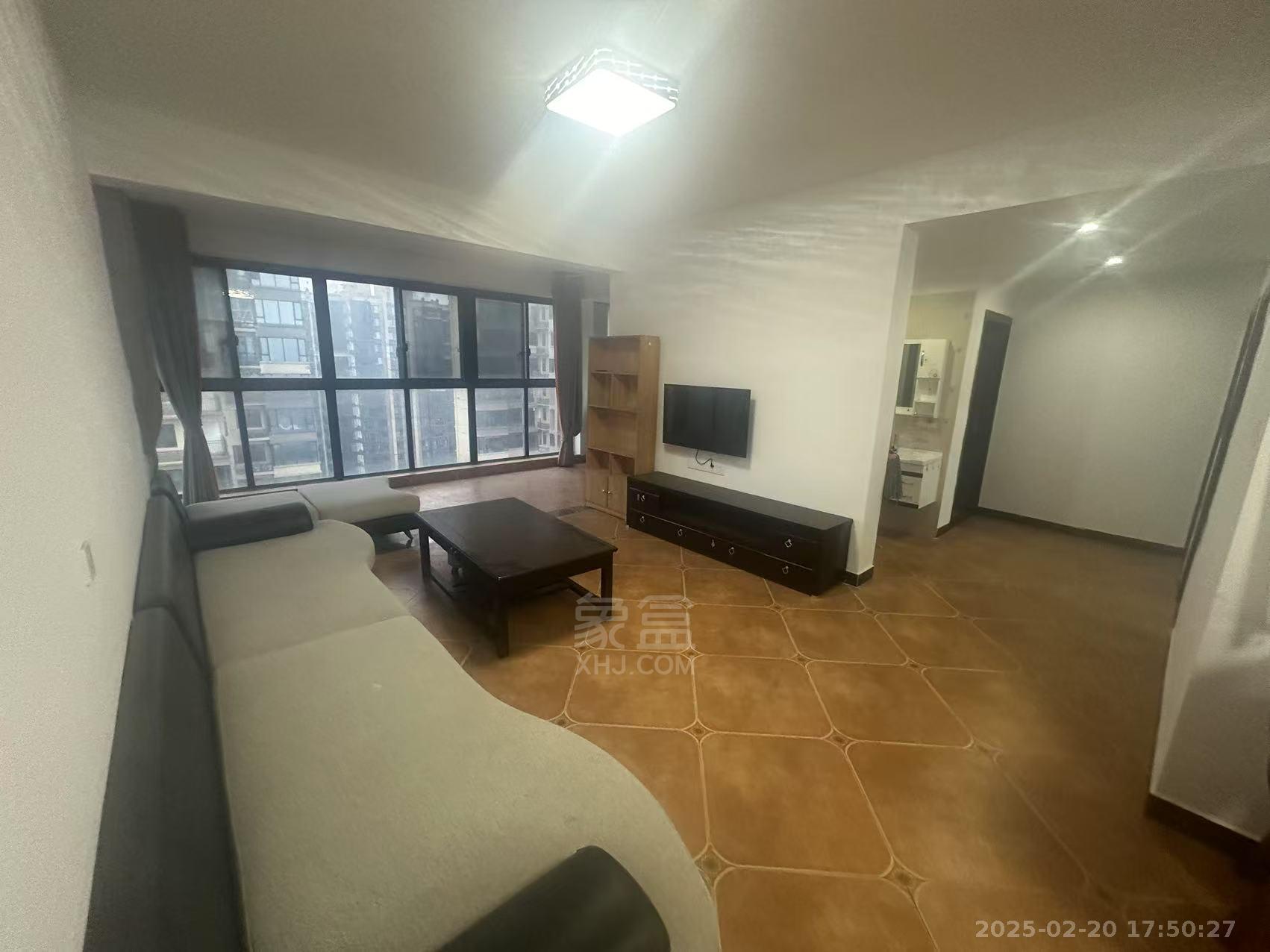 金轮翡翠名园 3室2厅2卫 2000.0元/月 金轮翡翠名园 3室2厅2卫 2000.0元/月室内图