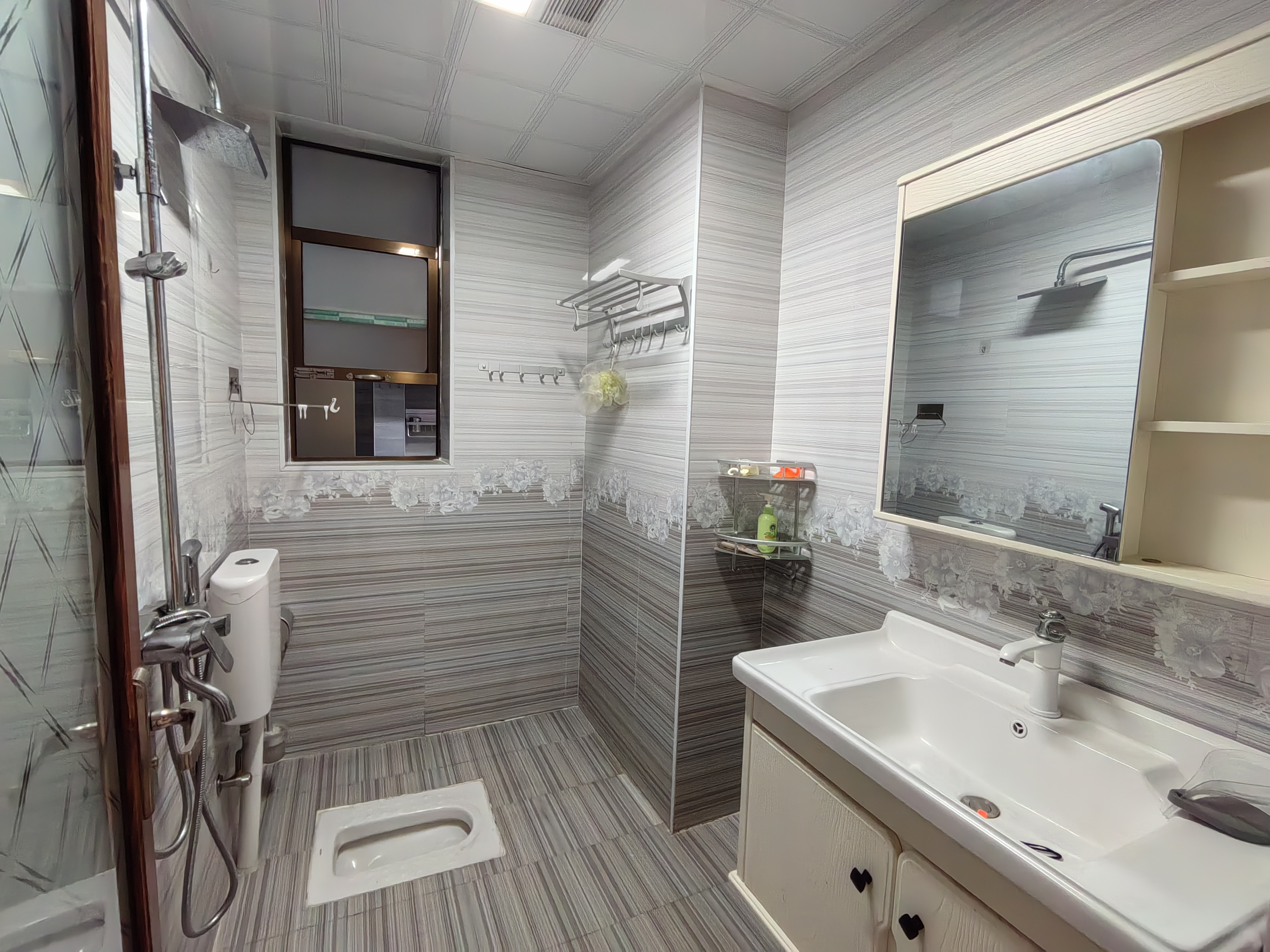 碧桂园 3室2厅1卫 1900.0元/月 碧桂园 3室2厅1卫 1900.0元/月室内图