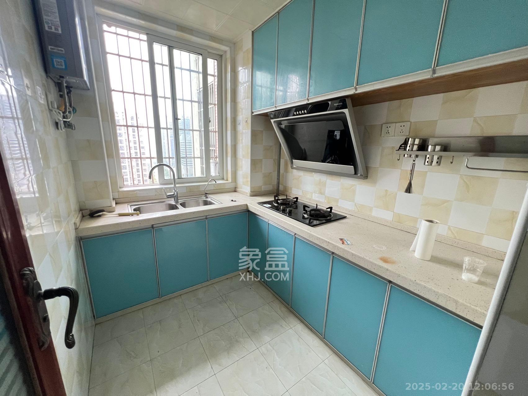 和馨园 3室2厅1卫 2800.0元/月 和馨园 3室2厅1卫 2800.0元/月室内图