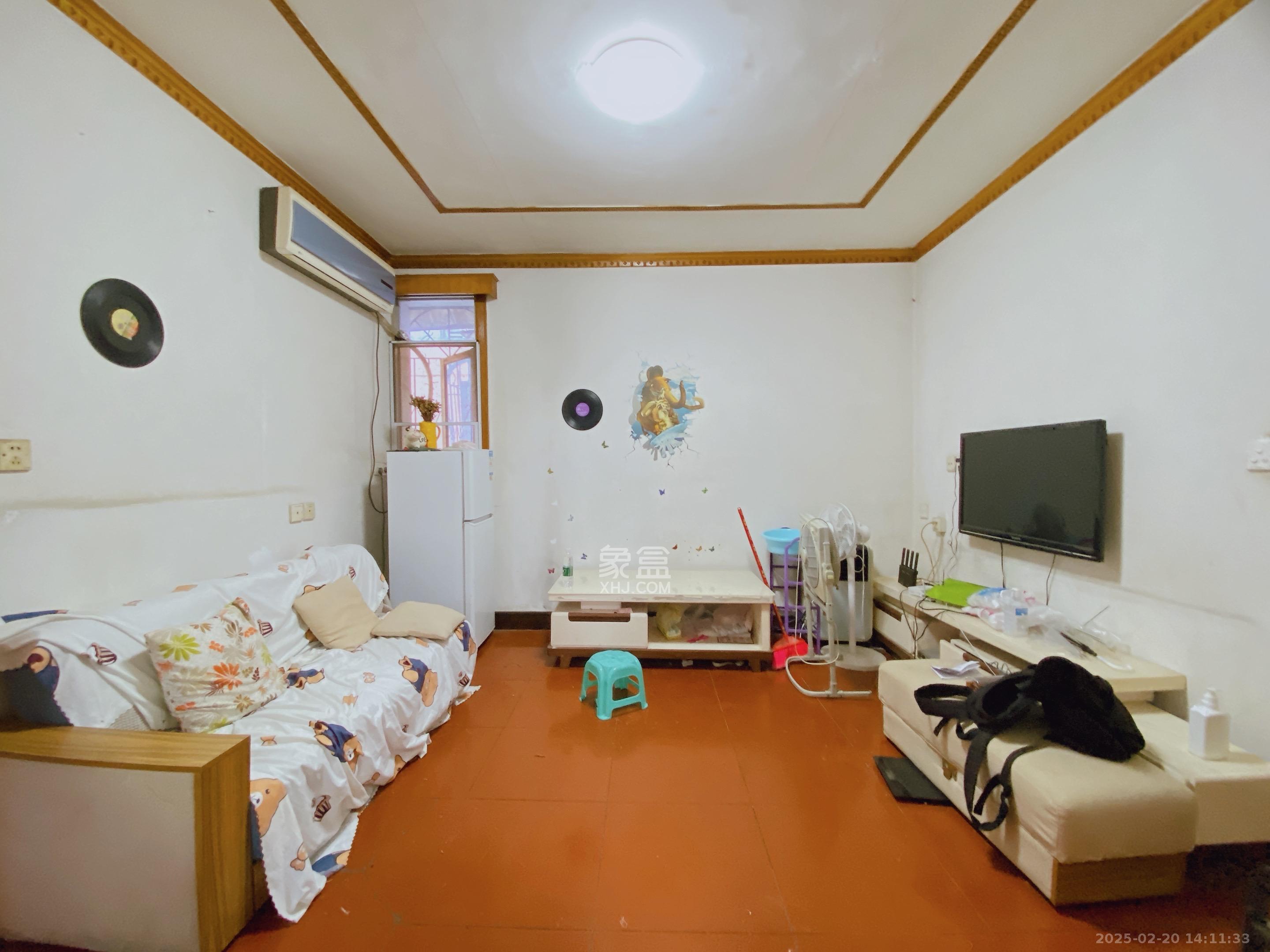 富雅坪社区（红墙巷）  2室1厅1卫   2200.00元/月室内图