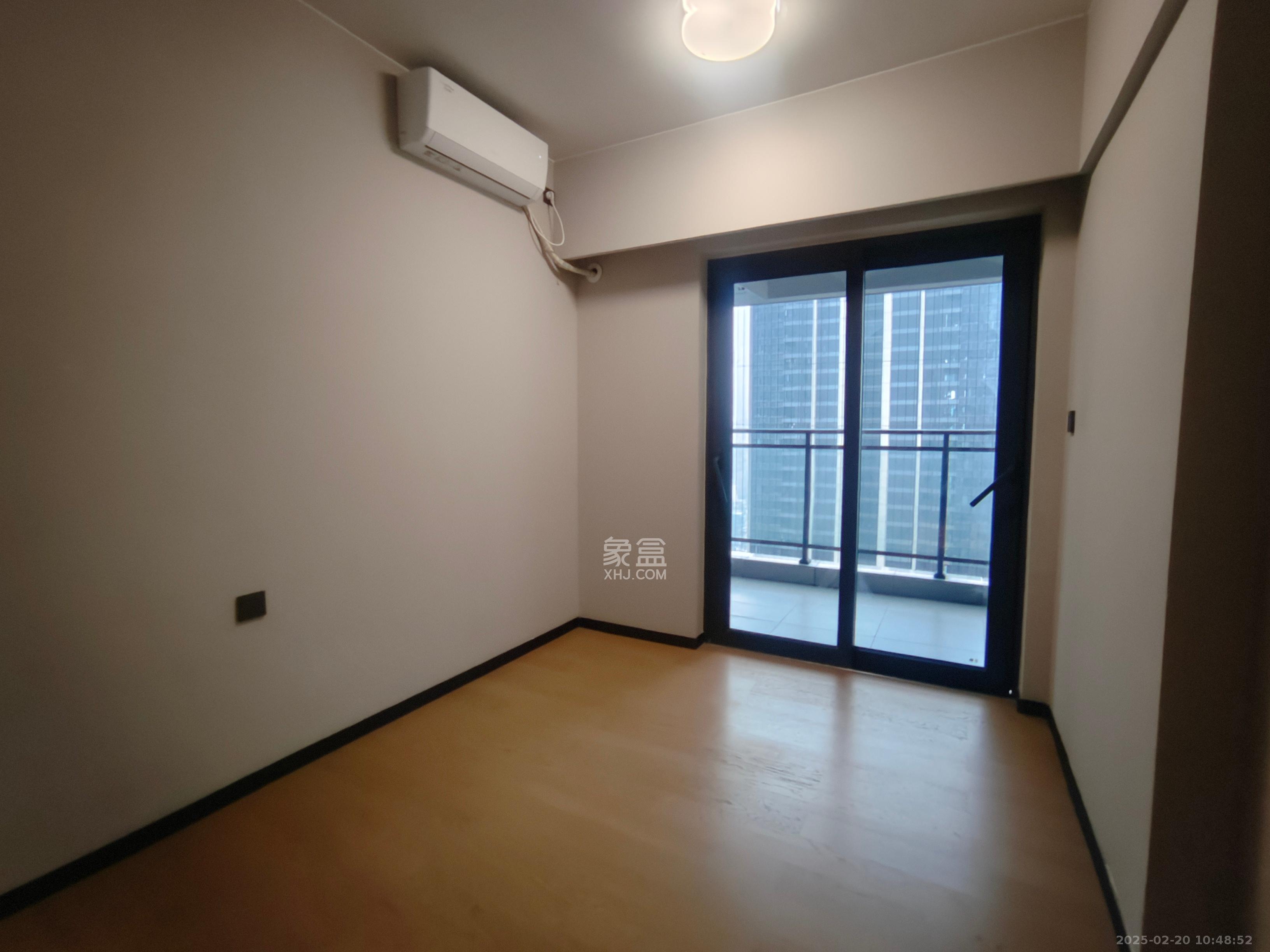 时代梅溪领峰  4室2厅1卫   3750.00元/月室内图