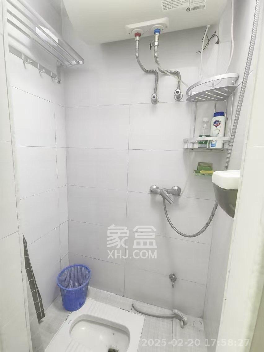 寿星街社区 1室1厅1卫 1300.0元/月 寿星街社区 1室1厅1卫 1300.0元/月室内图