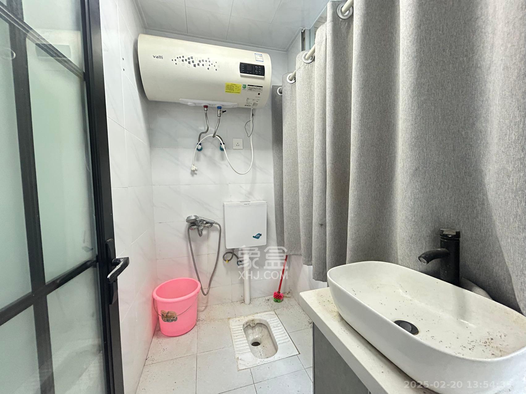 高云安置小区 1室1厅1卫 600.0元/月 高云安置小区 1室1厅1卫 600.0元/月室内图