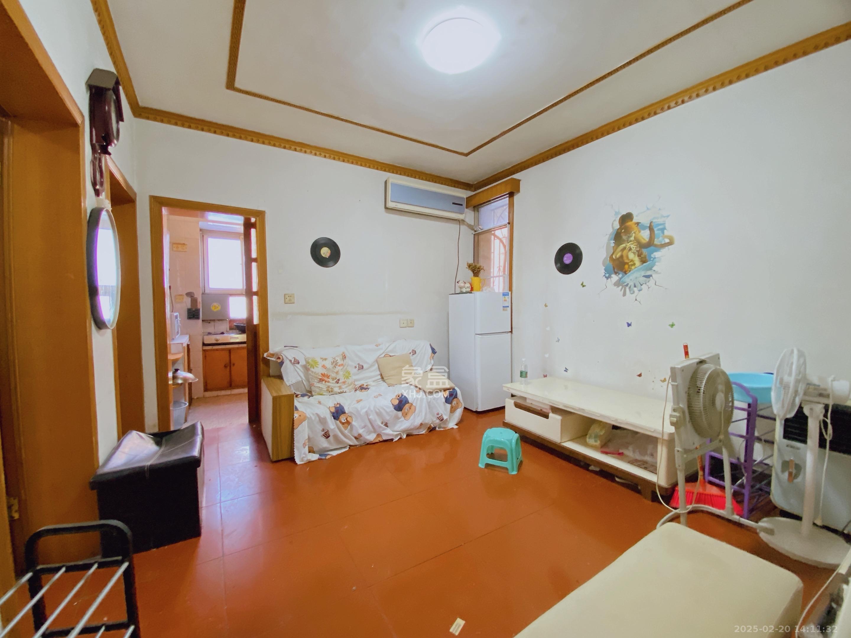 富雅坪社区（红墙巷）  2室1厅1卫   2200.00元/月室内图