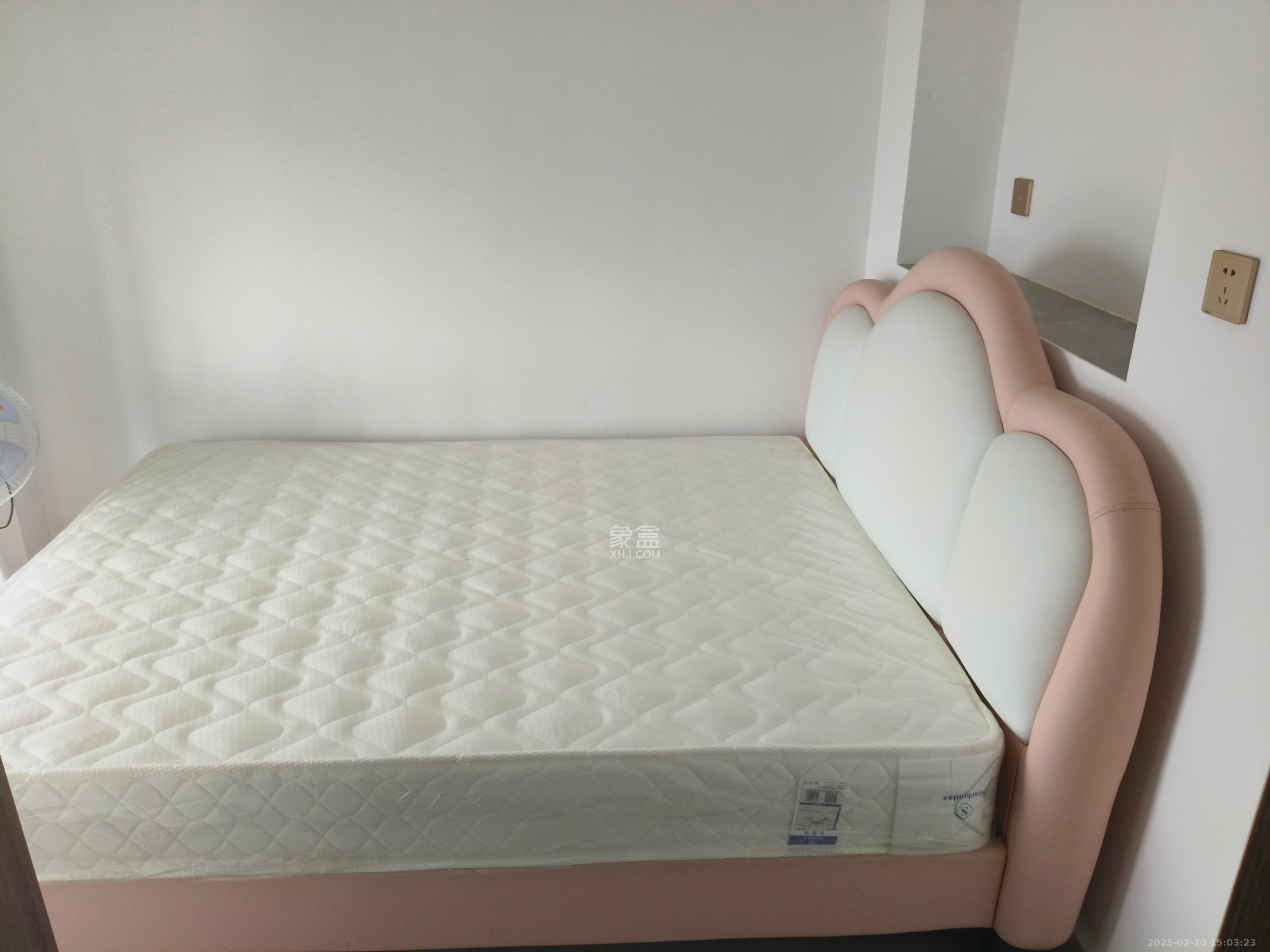 梅溪湖家居建材城  3室1厅1卫    2300.0元/月 梅溪湖家居建材城  3室1厅1卫    2300.0元/月室内图