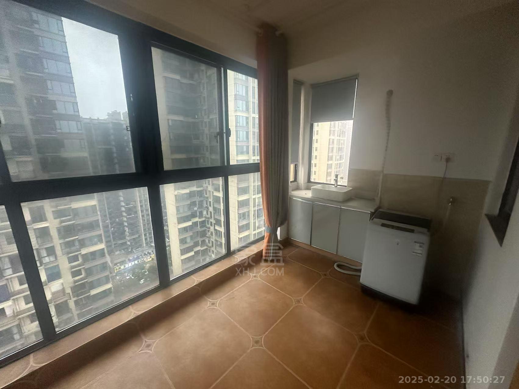 金轮翡翠名园 3室2厅2卫 2000.0元/月 金轮翡翠名园 3室2厅2卫 2000.0元/月室内图