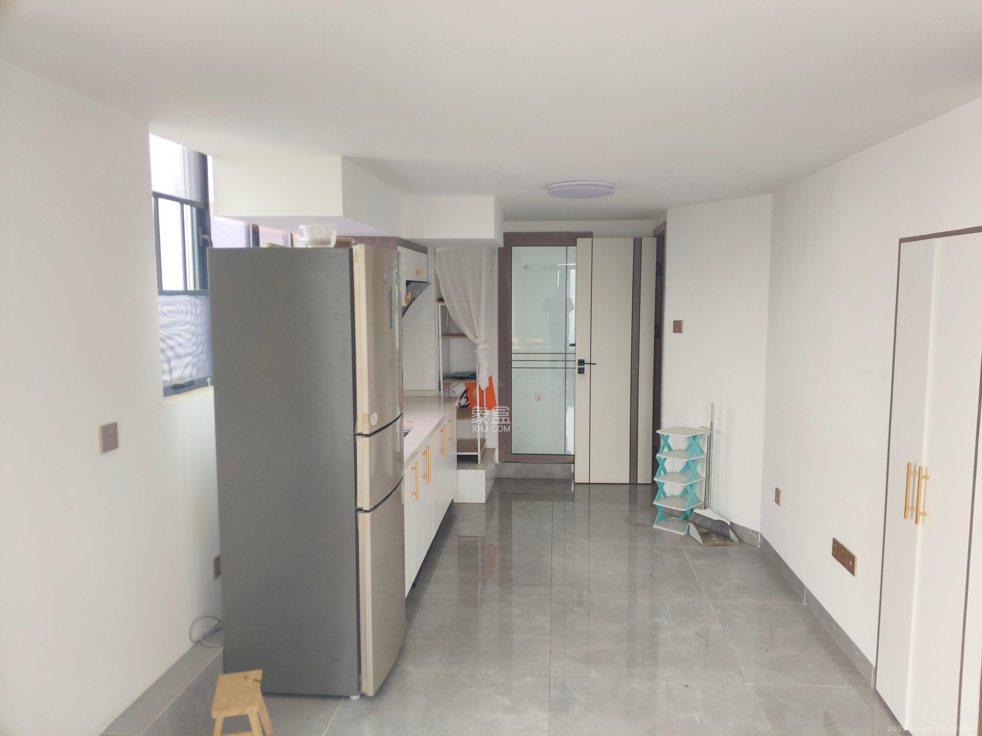 梅溪湖家居建材城  3室1厅1卫    2300.0元/月 梅溪湖家居建材城  3室1厅1卫    2300.0元/月室内图