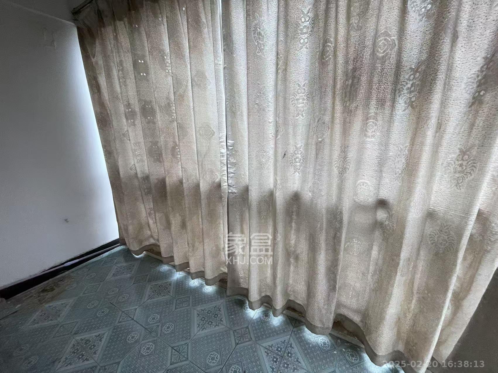 中南汽车世界 2室2厅1卫 850.0元/月 中南汽车世界 2室2厅1卫 850.0元/月室内图