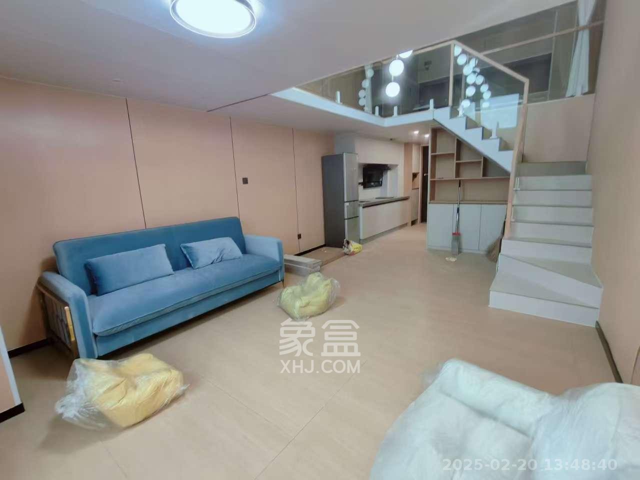 世茂璀璨天城公寓 2室1厅1卫 2500.0元/月 世茂璀璨天城公寓 2室1厅1卫 2500.0元/月室内图