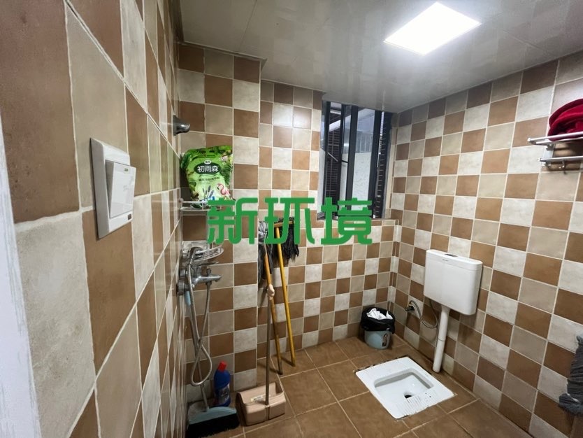 南门口安置小区一期  3室2厅2卫   88.00万客厅
