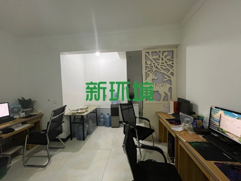 南门口安置小区一期  3室2厅2卫   88.00万客厅