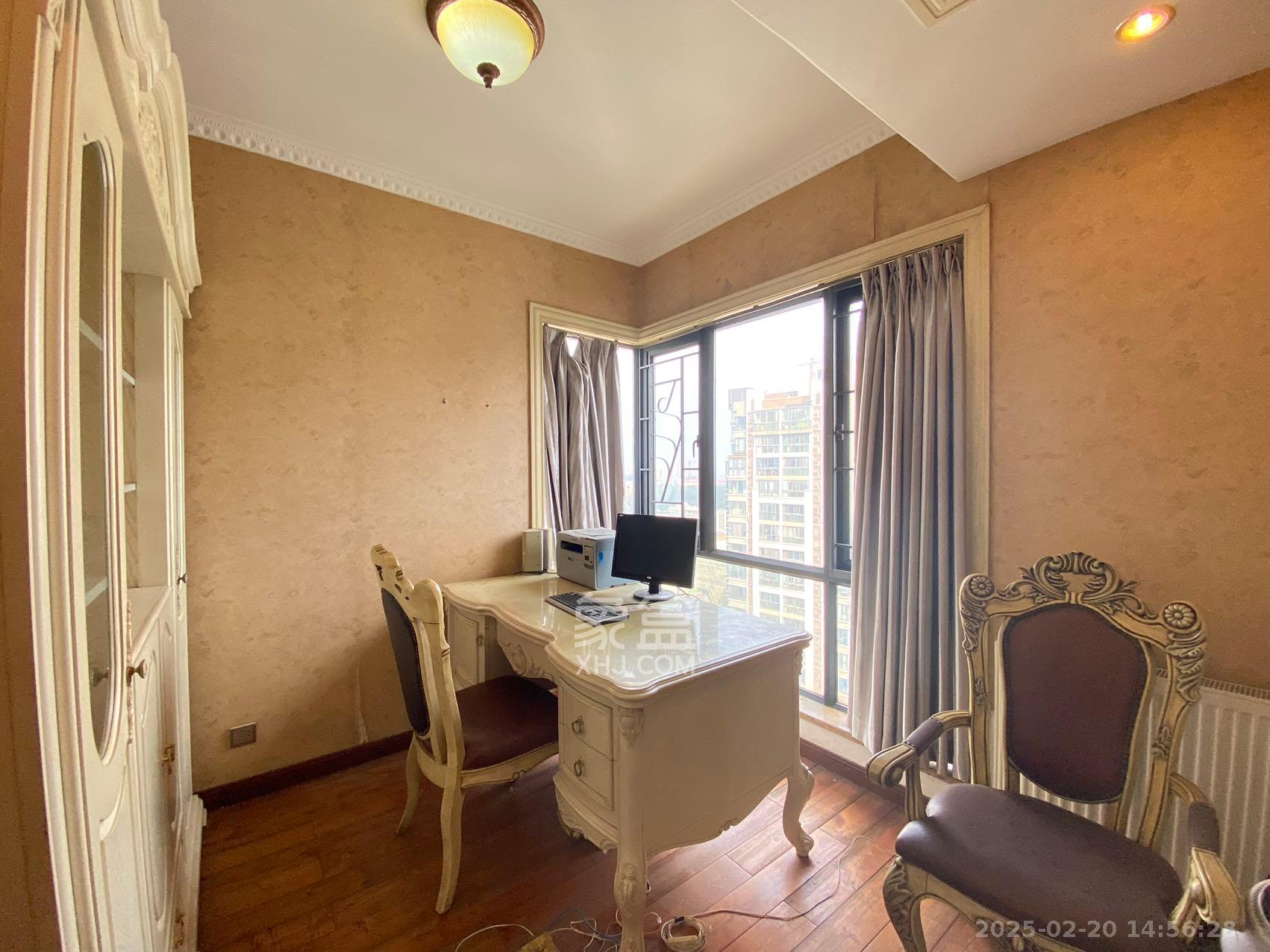 藏珑湖上国际花园 4室2厅2卫 6000.0元/月 藏珑湖上国际花园 4室2厅2卫 6000.0元/月室内图