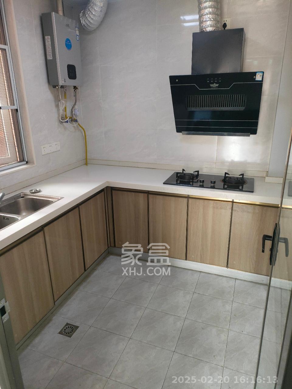 丽发新城 3室2厅1卫 2000.0元/月 丽发新城 3室2厅1卫 2000.0元/月室内图