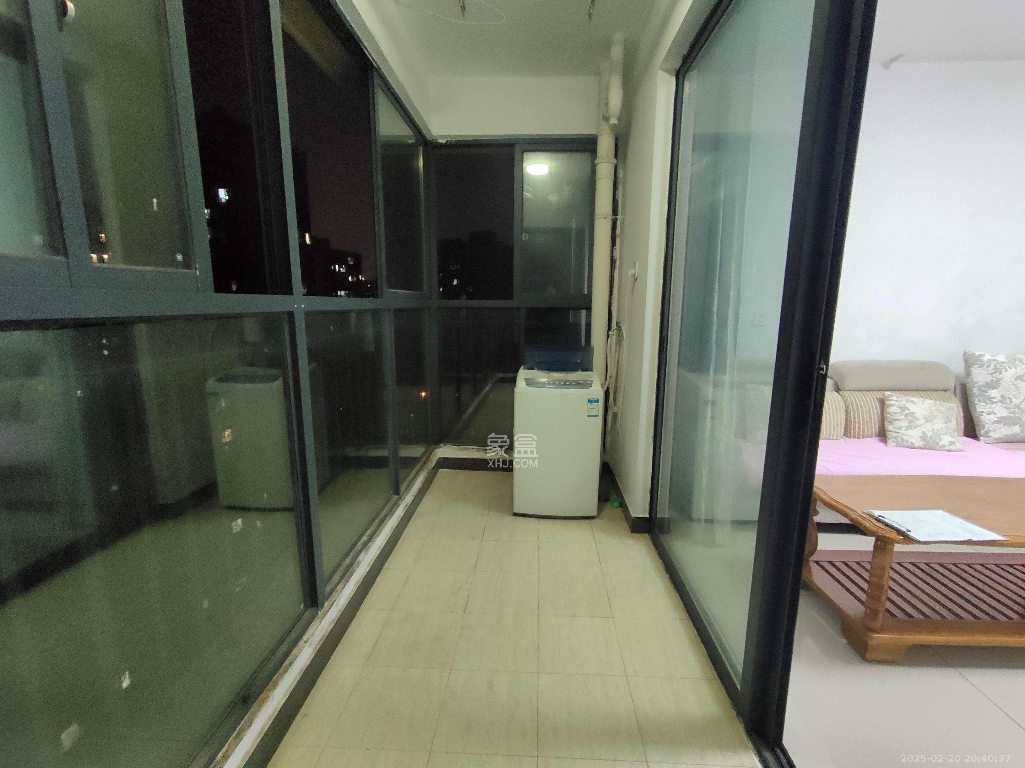 中建嘉和城  3室2厅2卫   2200.00元/月室内图