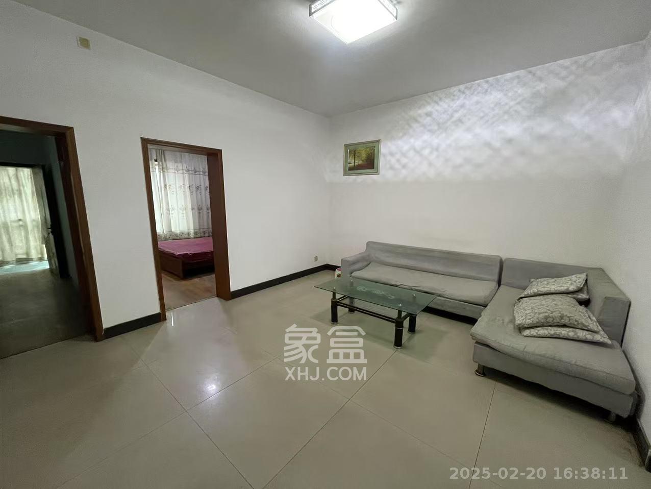 中南汽车世界 2室2厅1卫 850.0元/月 中南汽车世界 2室2厅1卫 850.0元/月室内图