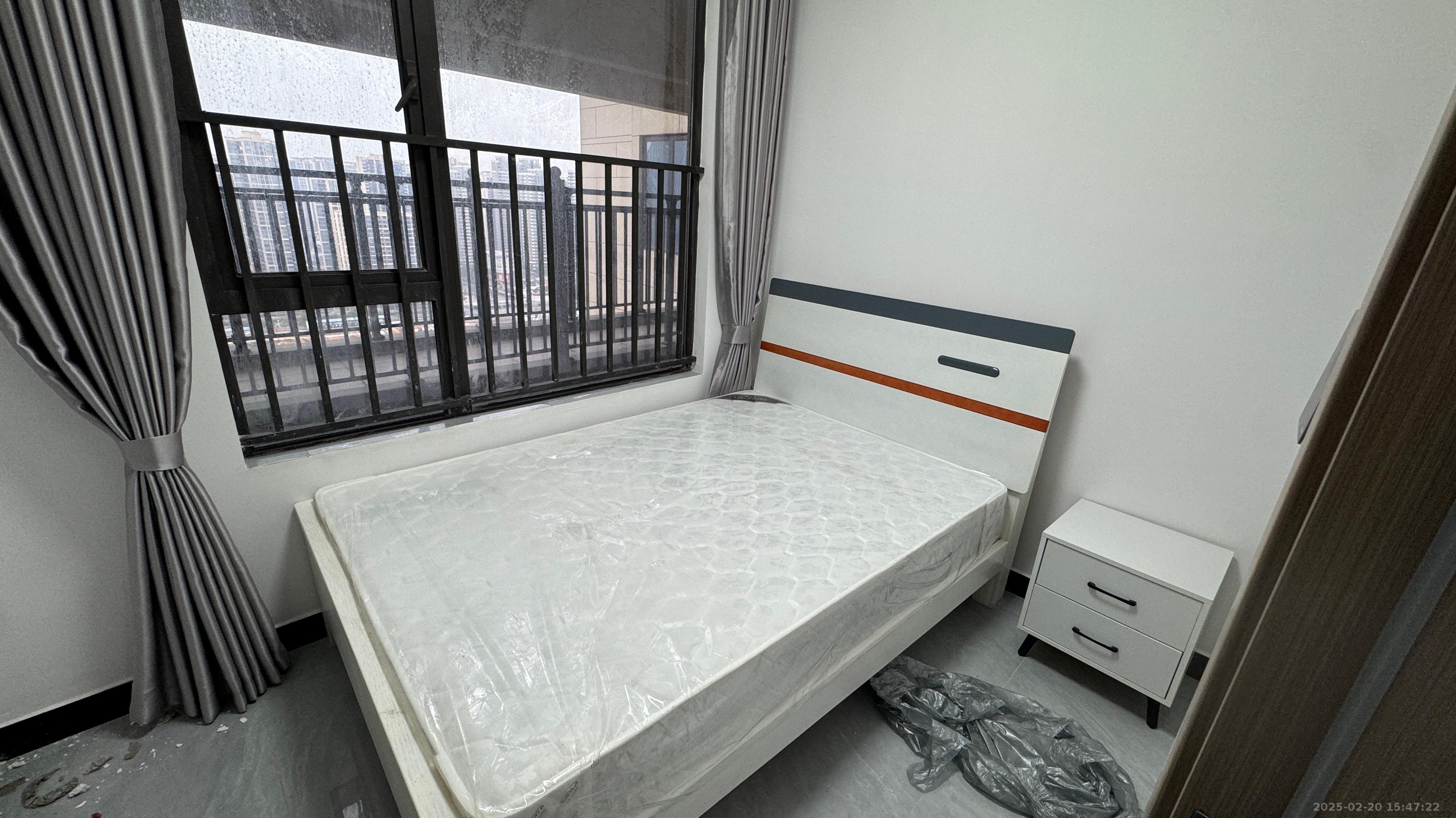 中海学府里 3室1厅1卫 2000.0元/月 中海学府里 3室1厅1卫 2000.0元/月室内图