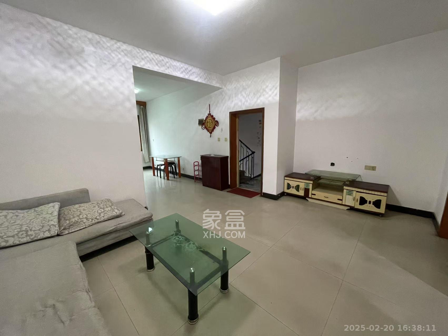 中南汽车世界 2室2厅1卫 850.0元/月 中南汽车世界 2室2厅1卫 850.0元/月室内图