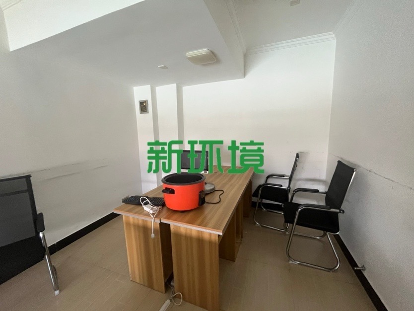 南门口安置小区一期  3室2厅2卫   88.00万客厅
