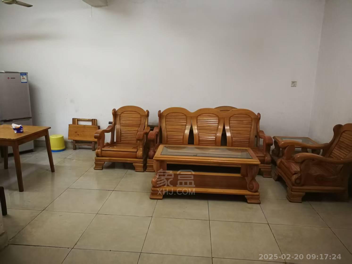 中医院宿舍  3室1厅1卫    1000.0元/月 中医院宿舍  3室1厅1卫    1000.0元/月