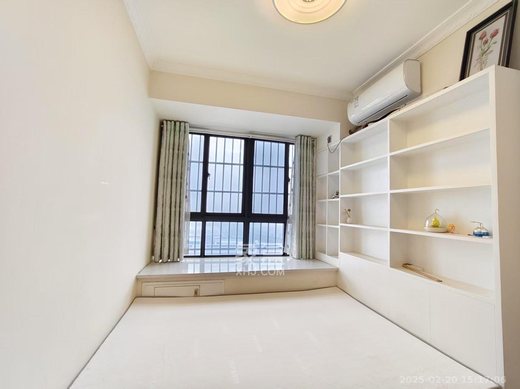 紫华郡 4室2厅2卫 3100.0元/月 紫华郡 4室2厅2卫 3100.0元/月室内图