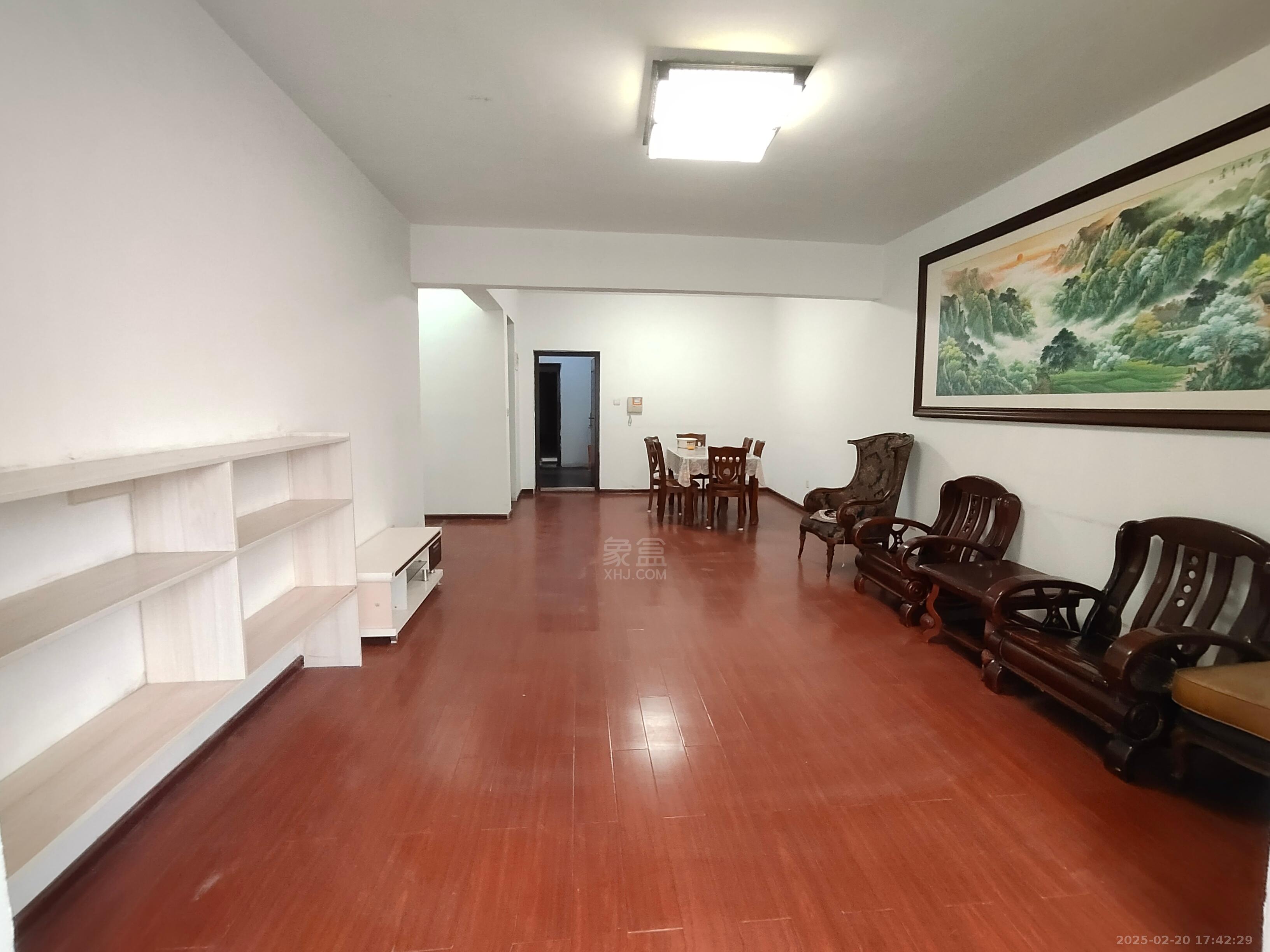 阳光新城  4室2厅2卫    1800.0元/月 阳光新城  4室2厅2卫    1800.0元/月室内图