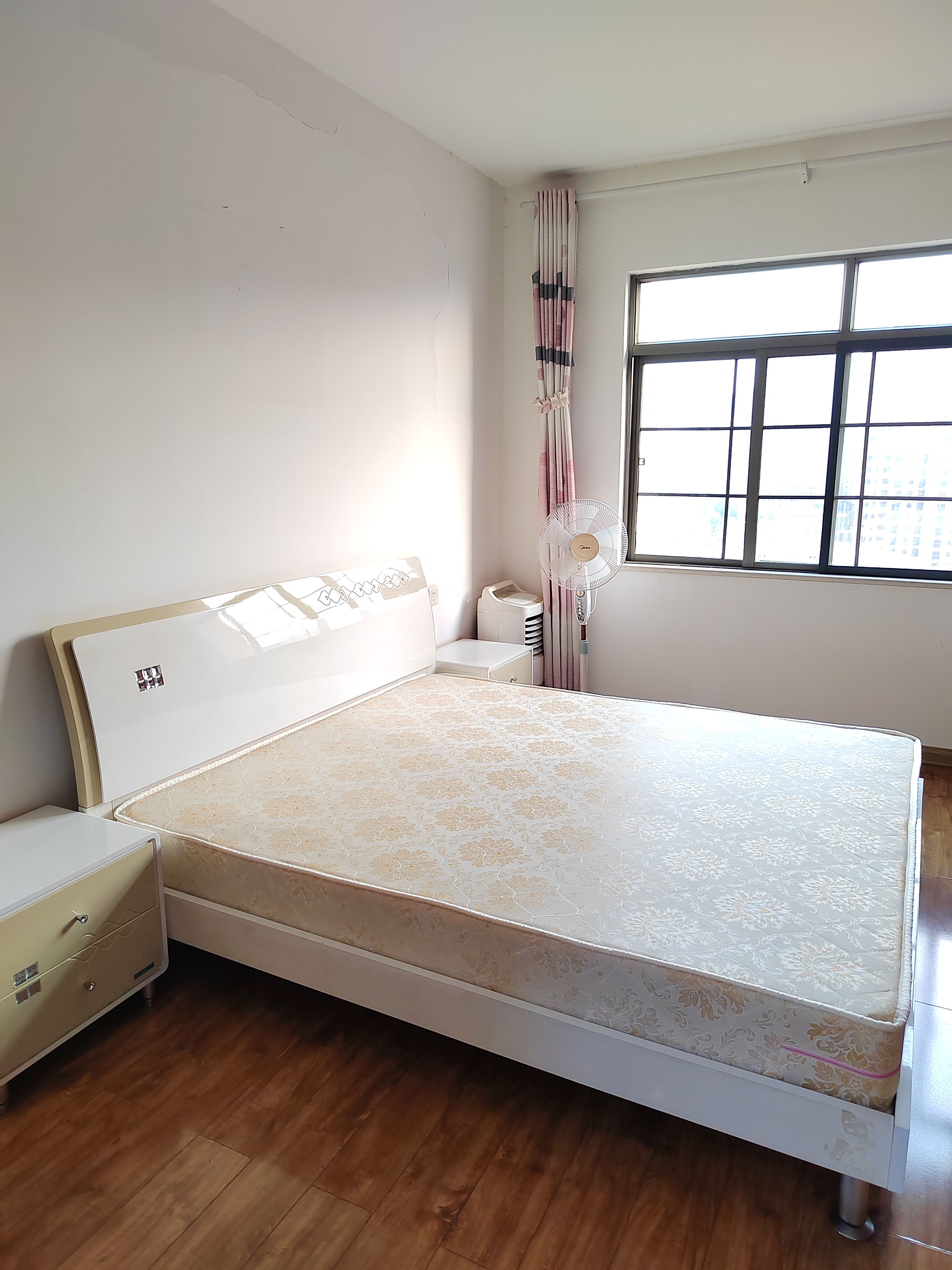 香江水岸新城  3室0厅0卫   2300.00元/月室内图