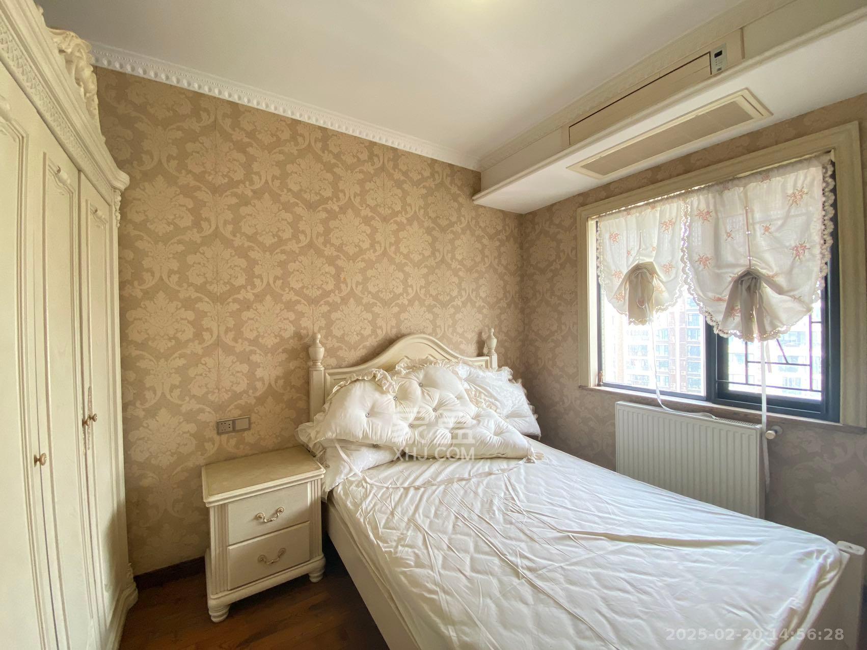 藏珑湖上国际花园 4室2厅2卫 6000.0元/月 藏珑湖上国际花园 4室2厅2卫 6000.0元/月室内图