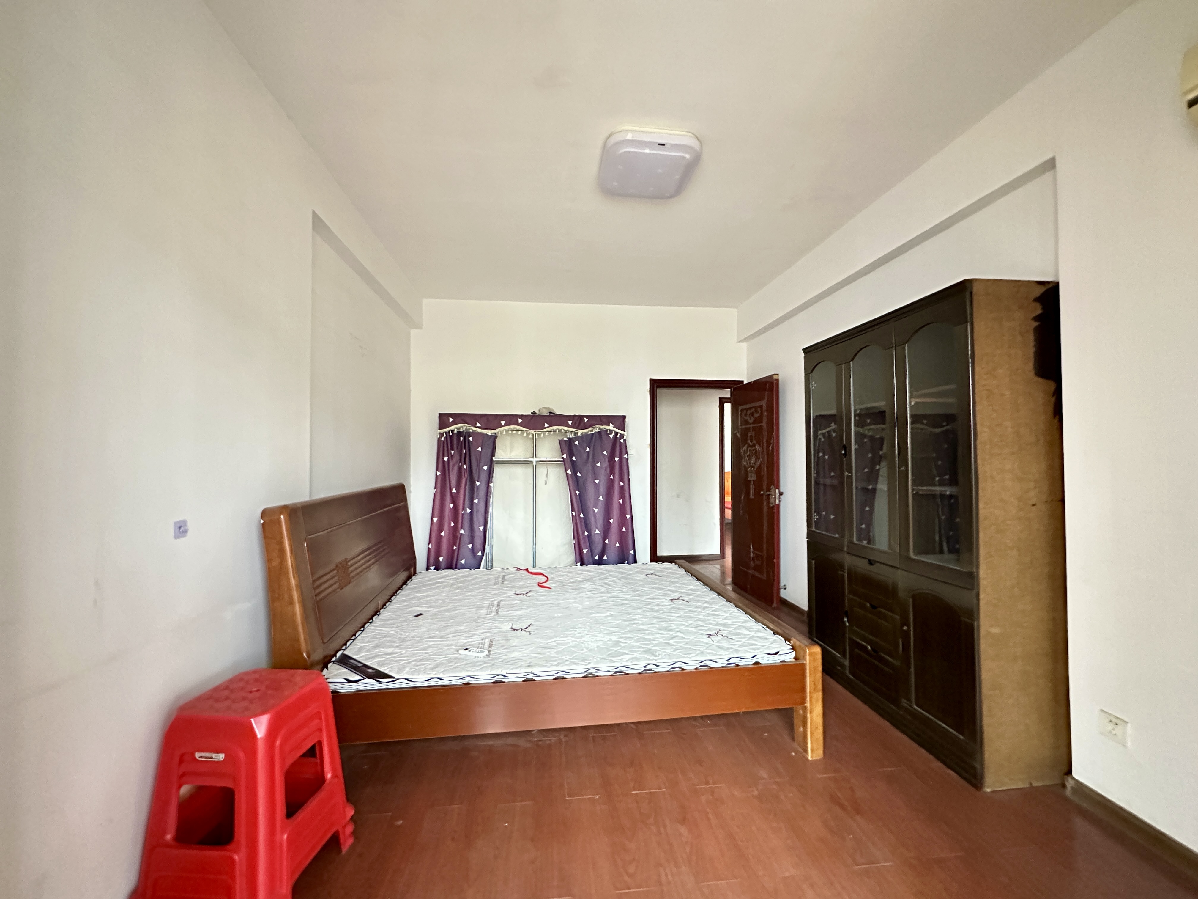 上和世家 3室2厅2卫 69.8万 上和世家 3室2厅2卫 69.8万卧室