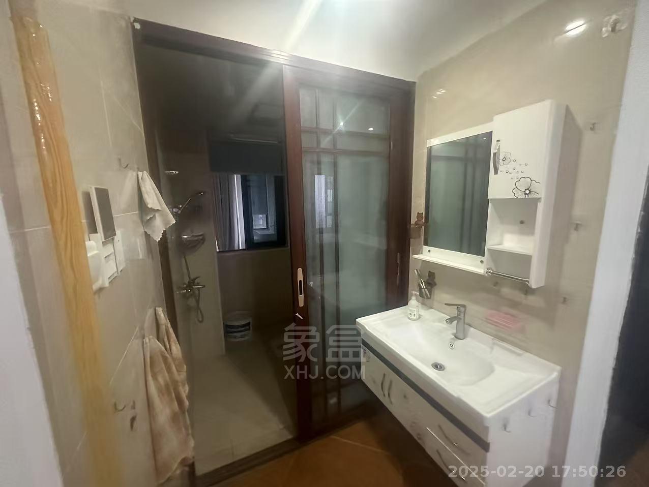 金轮翡翠名园 3室2厅2卫 2000.0元/月 金轮翡翠名园 3室2厅2卫 2000.0元/月室内图