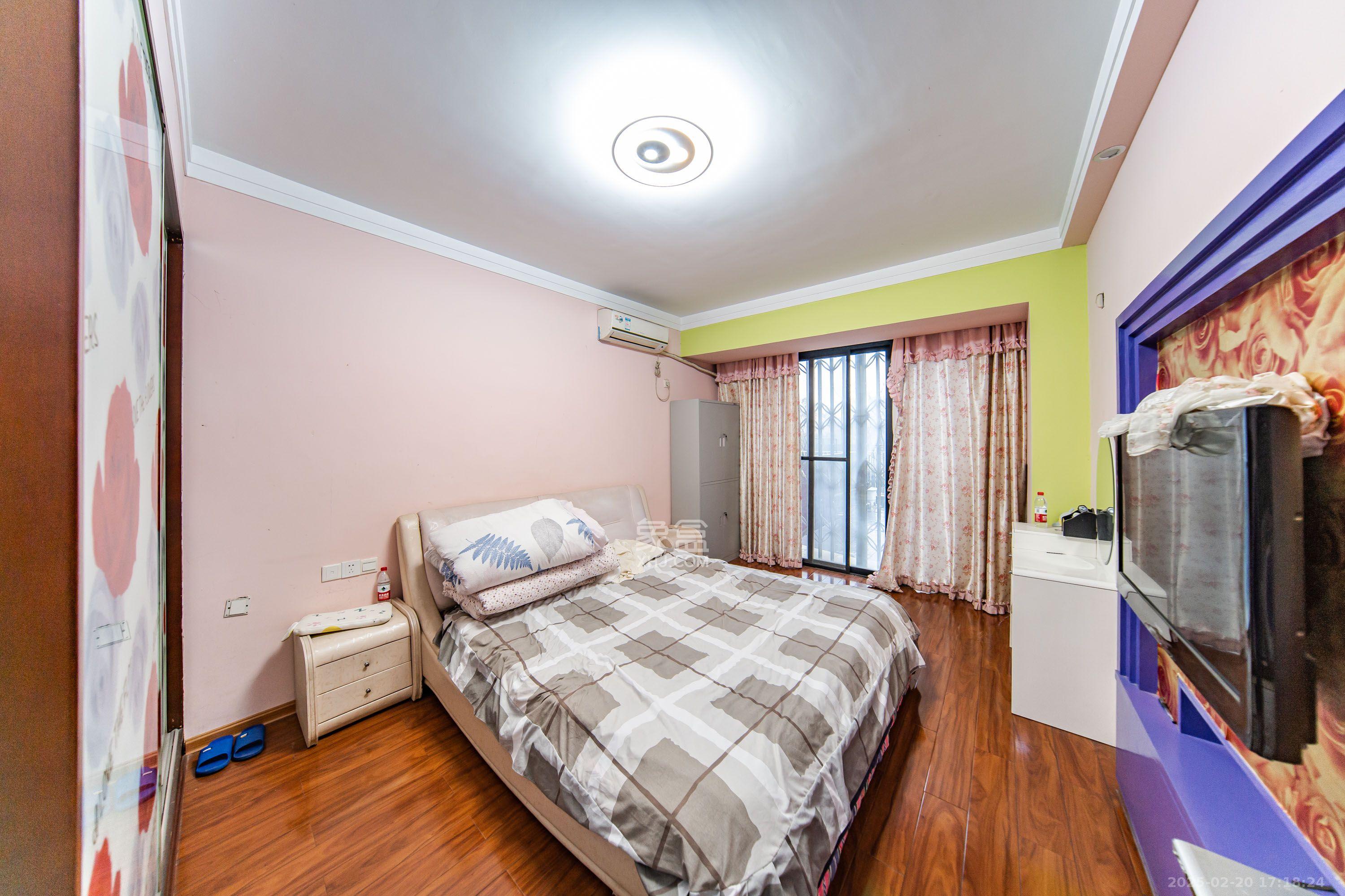 阳光100三期 3室2厅2卫 3000.0元/月 阳光100三期 3室2厅2卫 3000.0元/月室内图