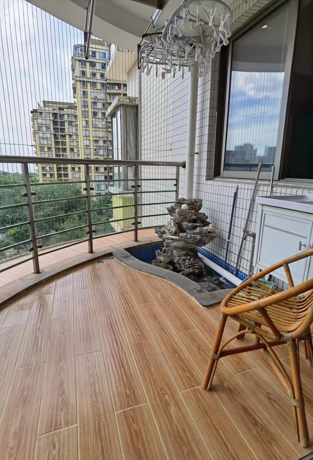 海岸壹号 3室2厅2卫 340.0万 海岸壹号 3室2厅2卫 340.0万客厅