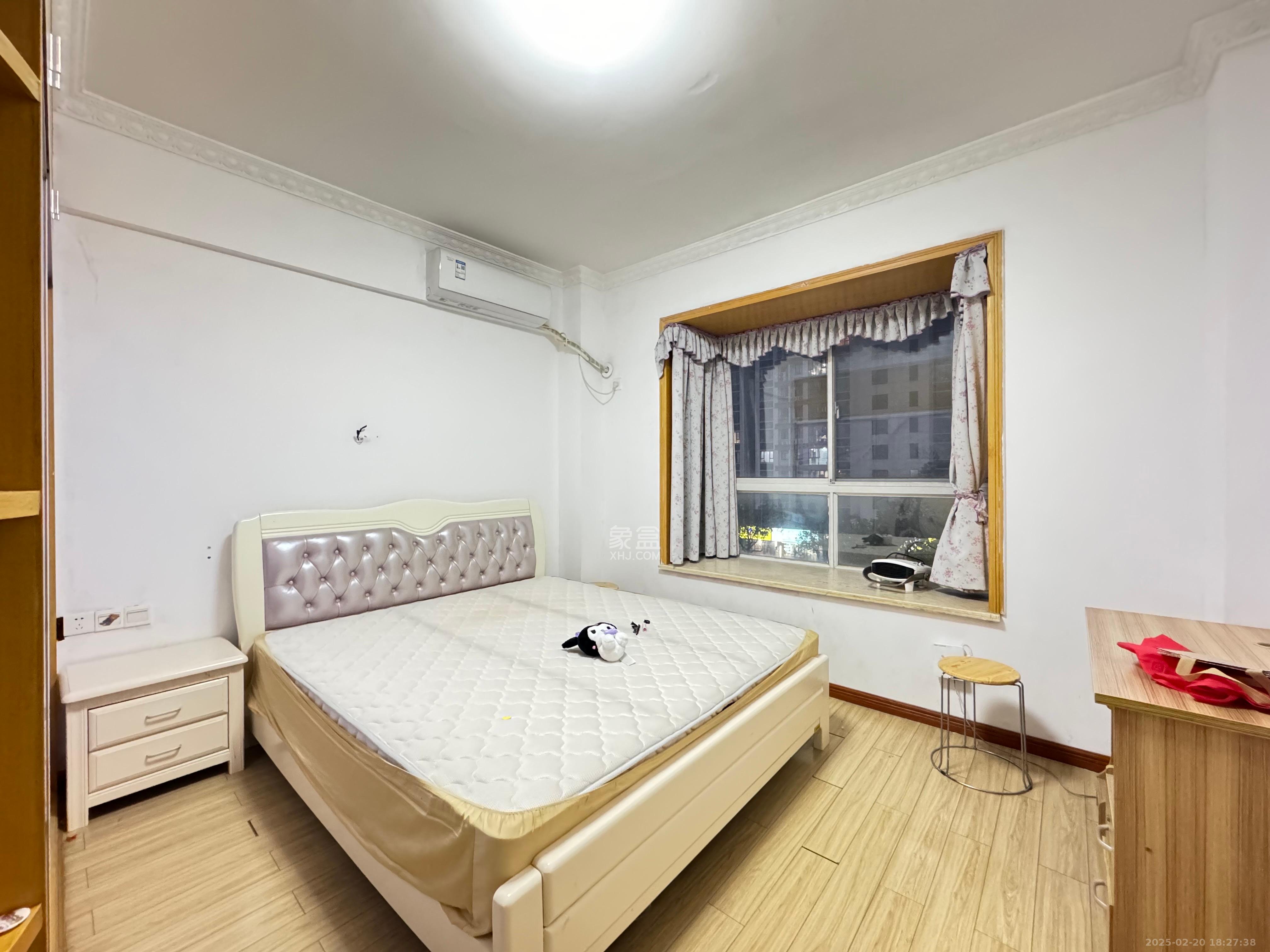 城市山水豪园（山水城市风景）  4室2厅1卫   2300.00元/月室内图