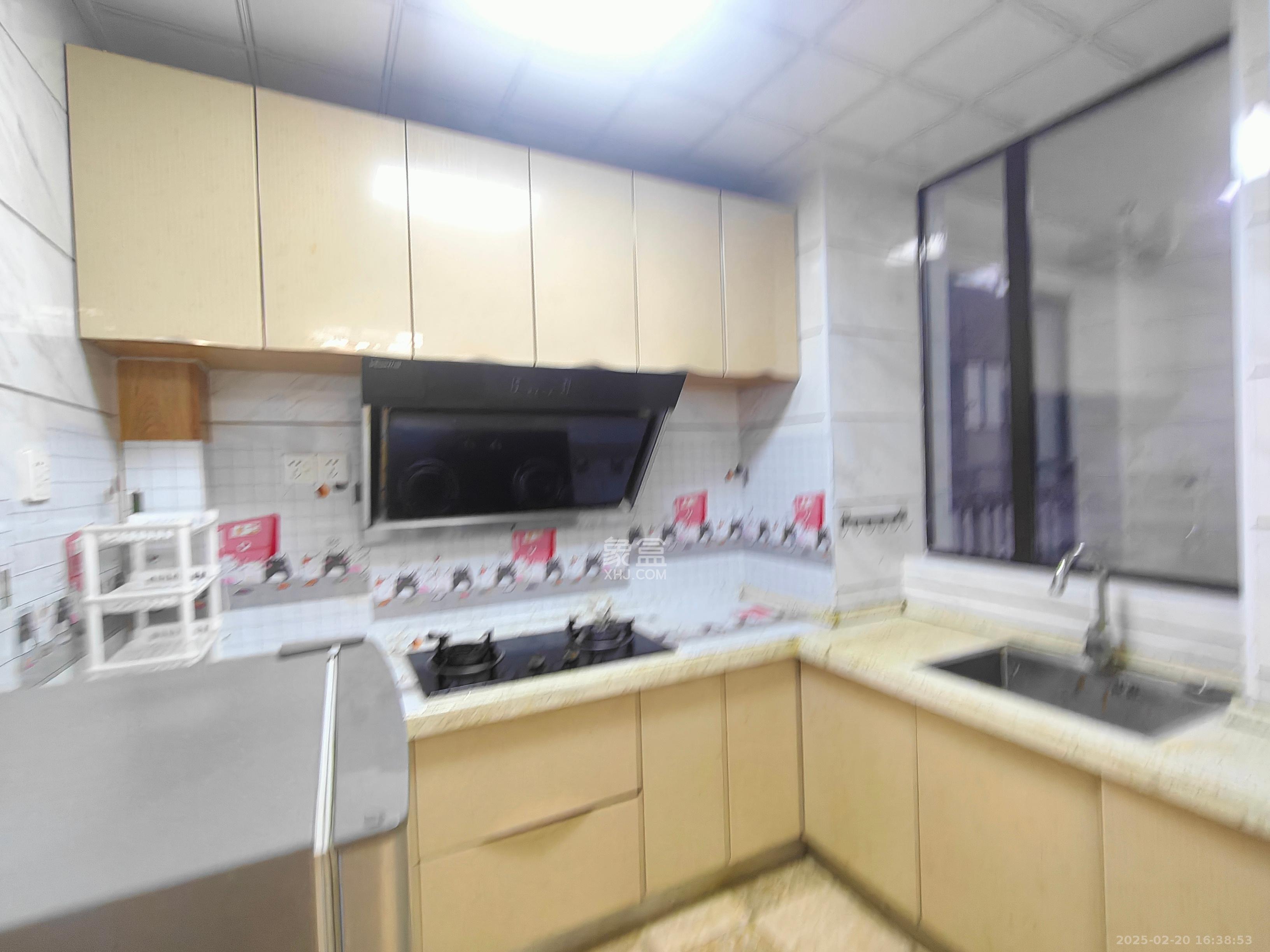 今时艺苑  1室2厅1卫   2300.00元/月室内图
