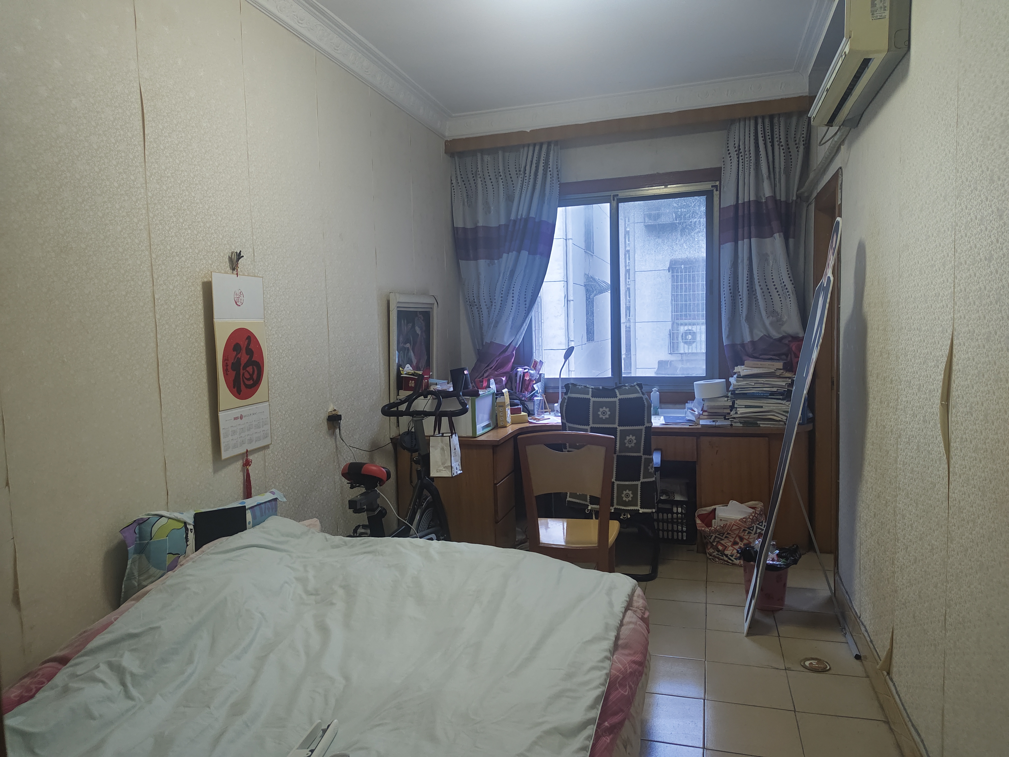 三中(校内)家属院 3室2厅1卫 86.8万 三中(校内)家属院 3室2厅1卫 86.8万客厅