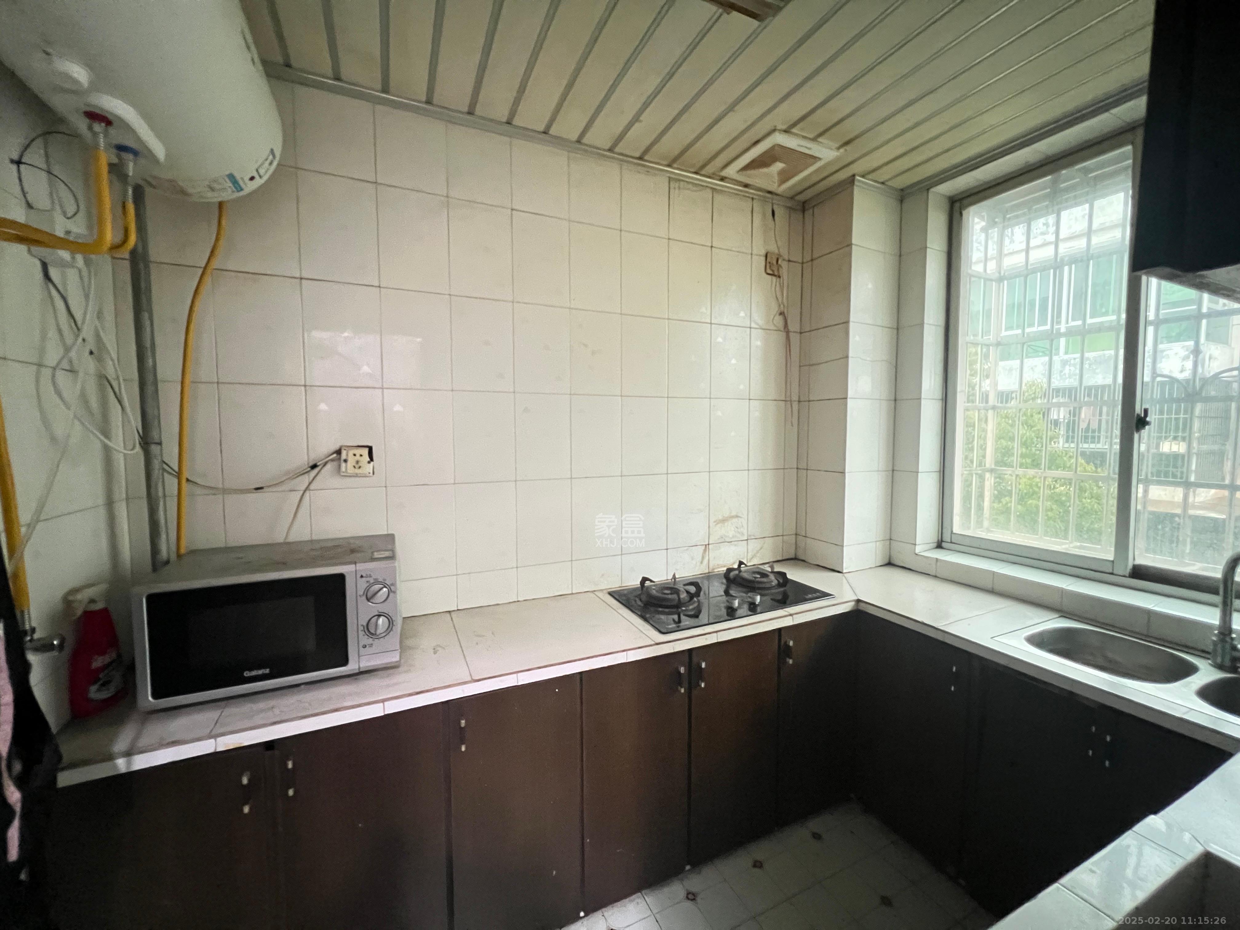 中南汽车世界  2室2厅1卫    1050.0元/月 中南汽车世界  2室2厅1卫    1050.0元/月室内图