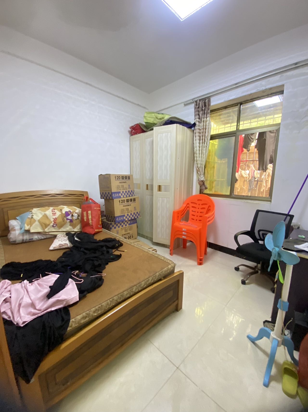 群芳花园  2室2厅1卫    96.0万 群芳花园  2室2厅1卫    96.0万客厅