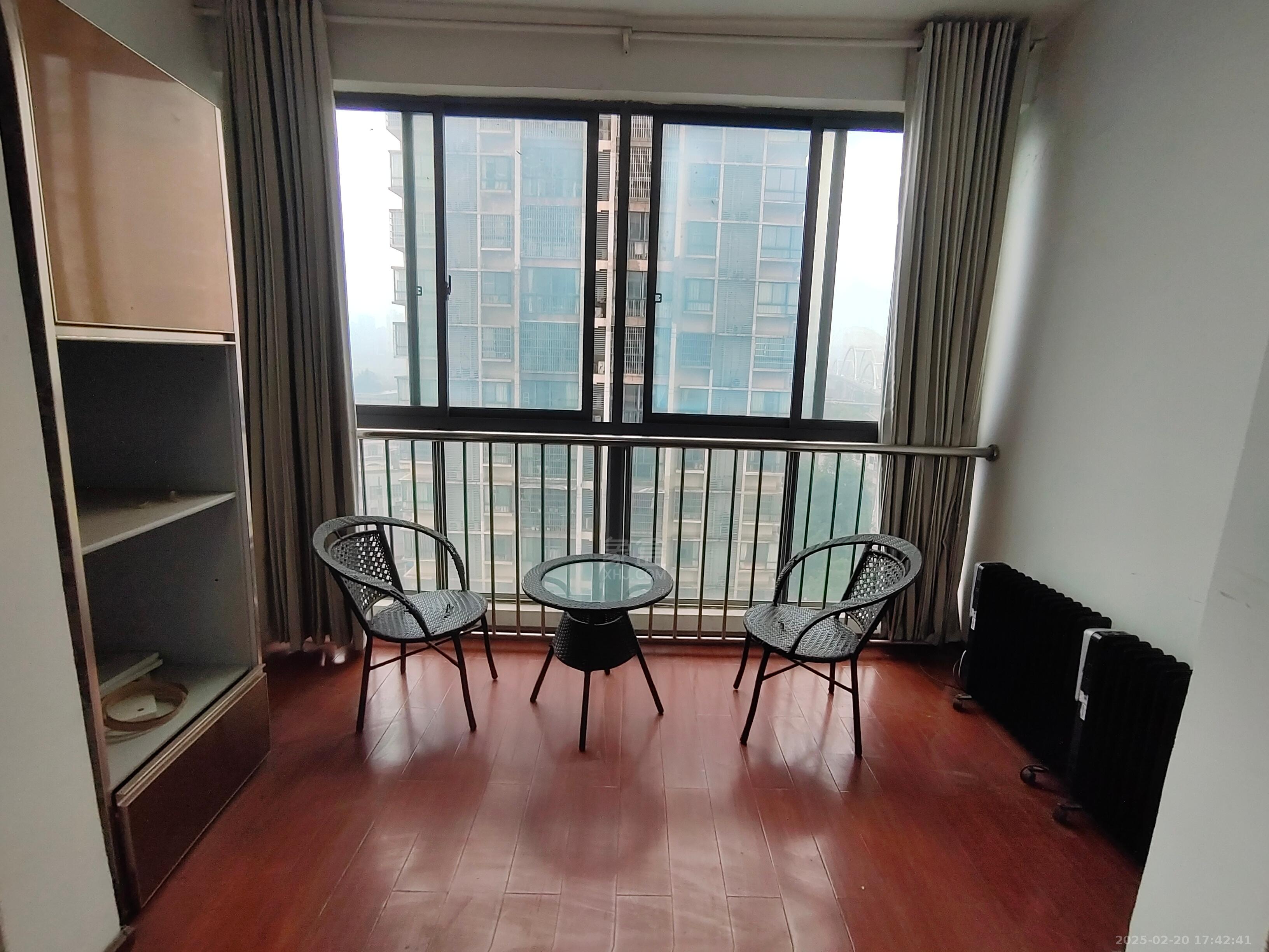 阳光新城  4室2厅2卫    1800.0元/月 阳光新城  4室2厅2卫    1800.0元/月室内图