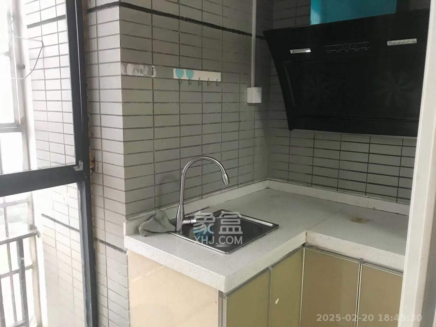 尚都花园城  1室1厅1卫   1000.00元/月室内图