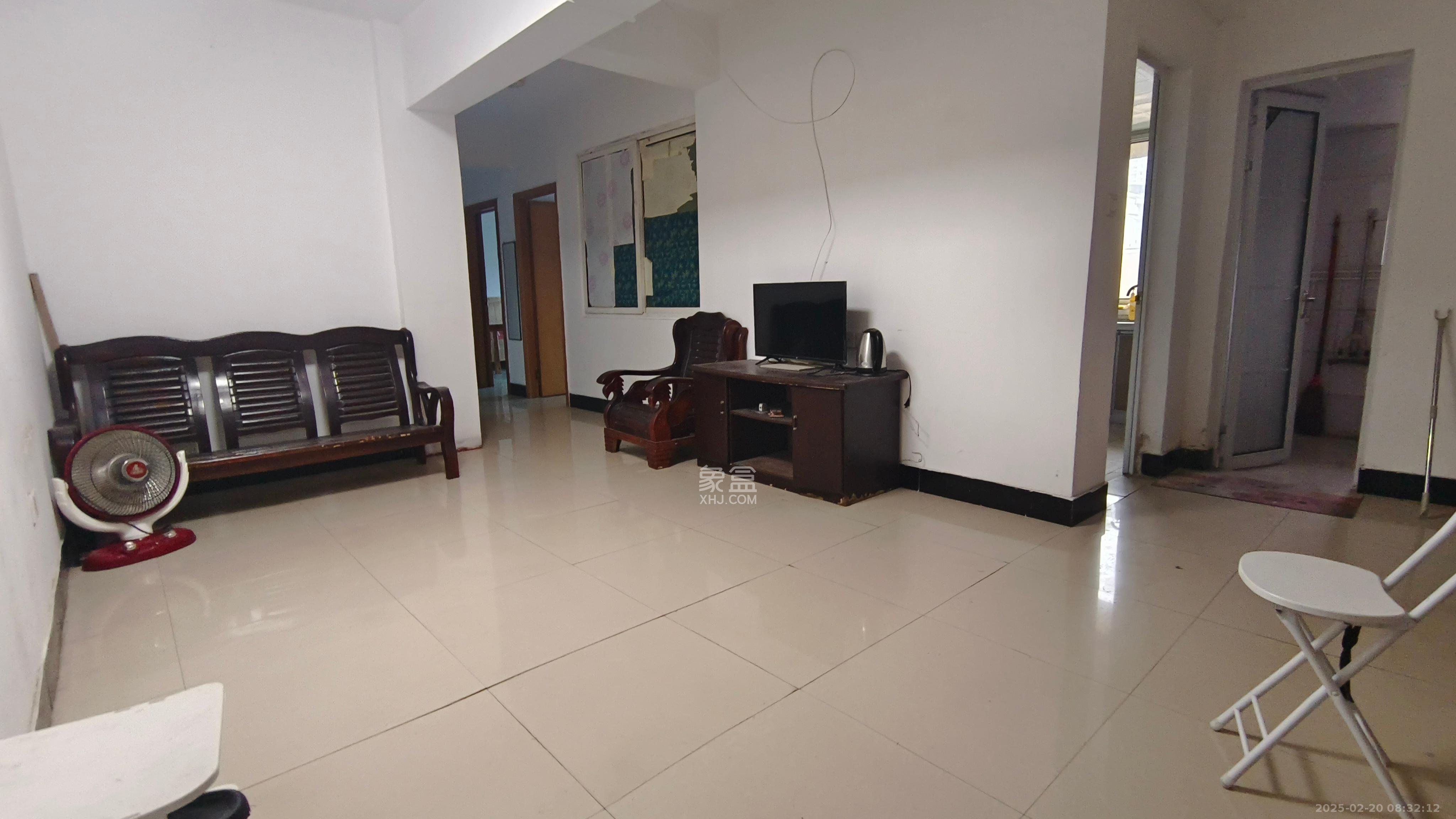 化油器厂宿舍 3室1厅1卫 1900.0元/月 化油器厂宿舍 3室1厅1卫 1900.0元/月室内图