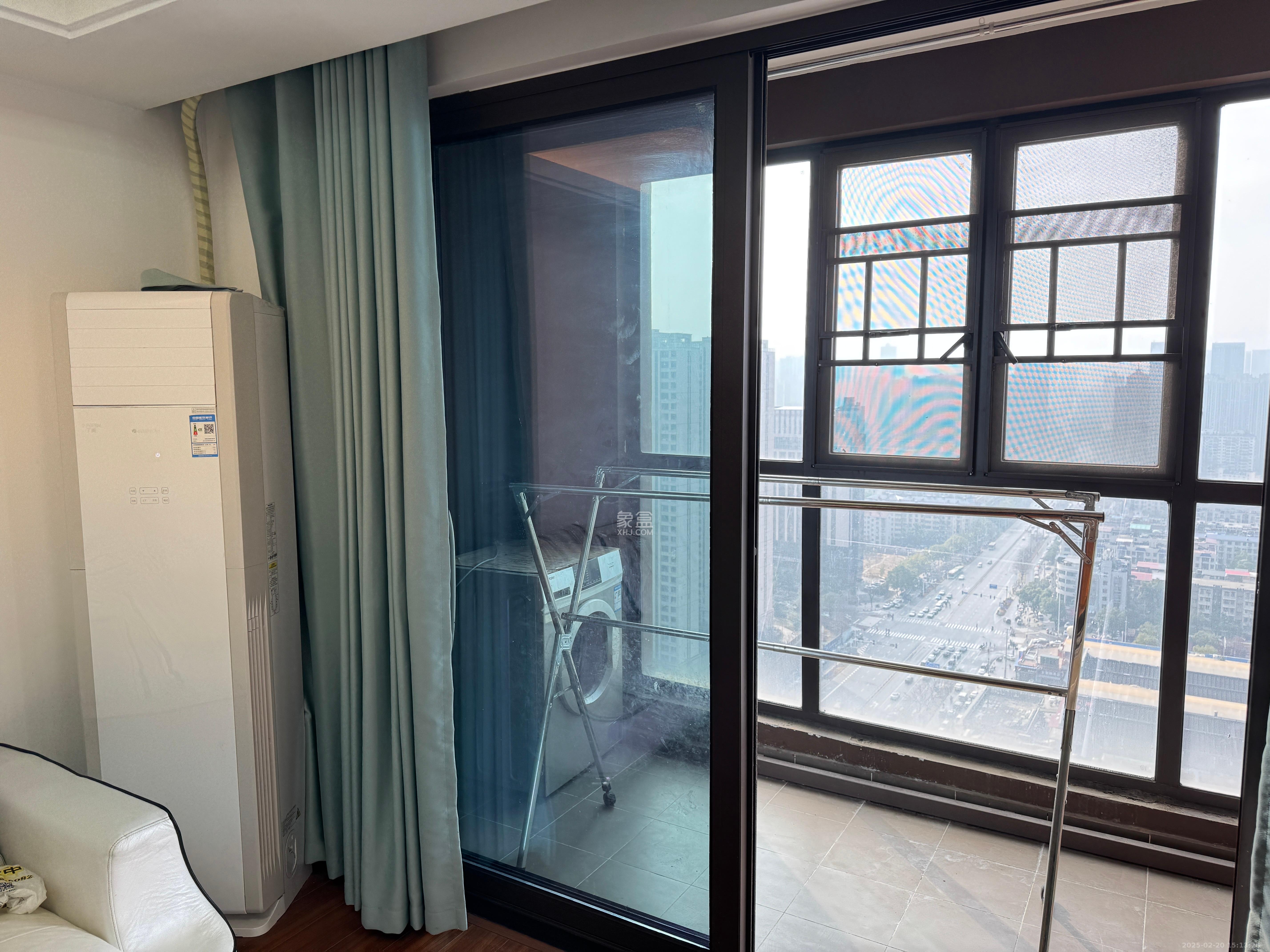 龙湖水晶郦城  3室2厅1卫   3300.00元/月室内图