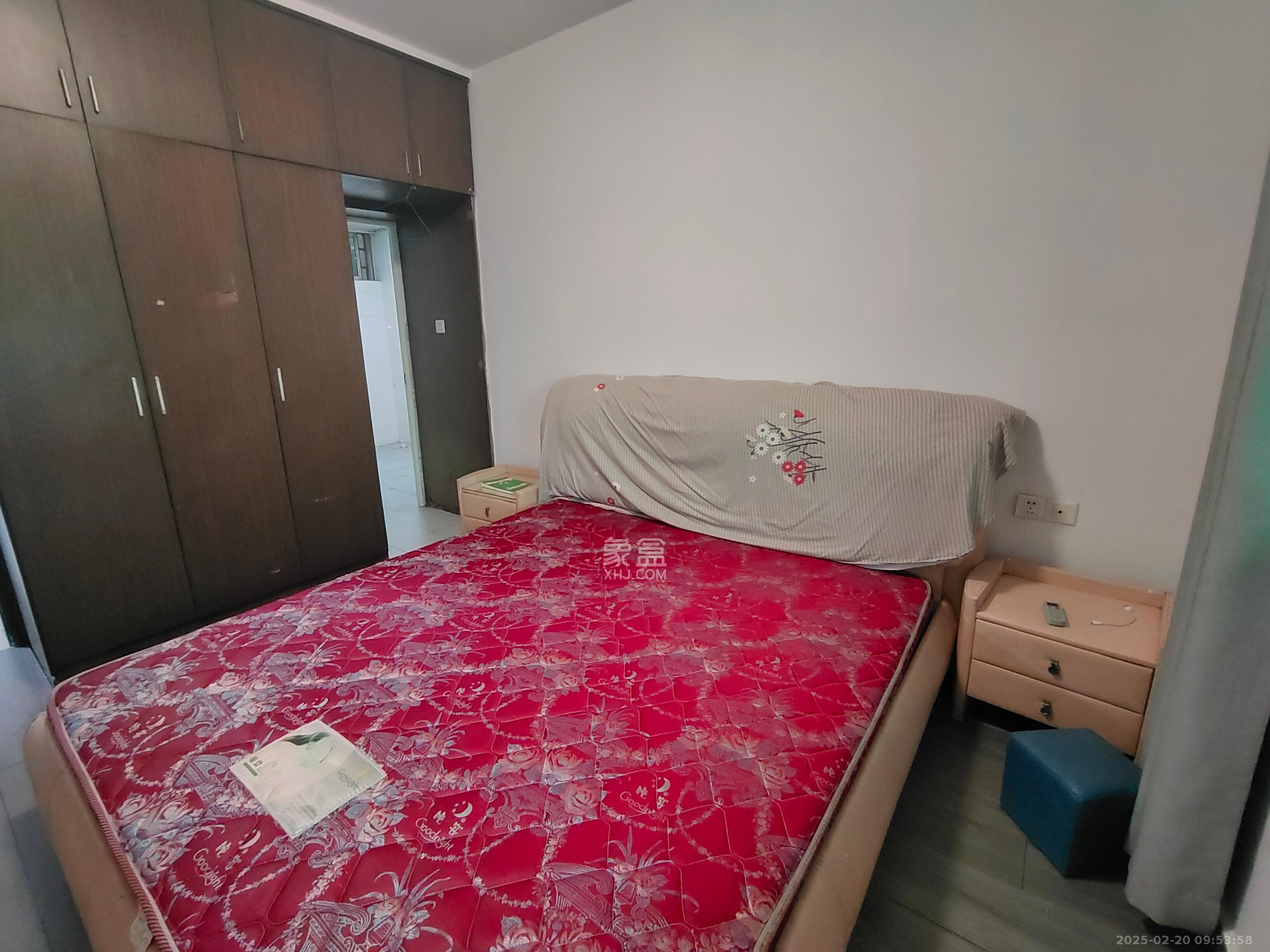 中南汽车世界  3室2厅2卫   1400.00元/月室内图