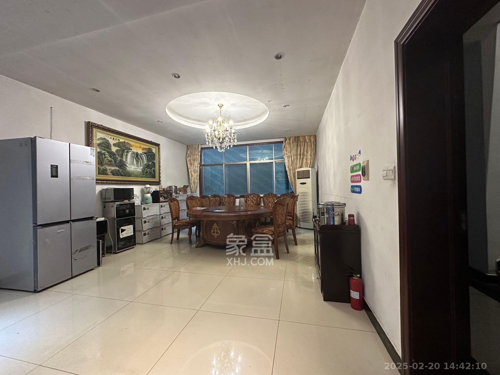 雷锋大道、雷高路散盘 9室3厅6卫 17888.0元/月 雷锋大道、雷高路散盘 9室3厅6卫 17888.0元/月室内图