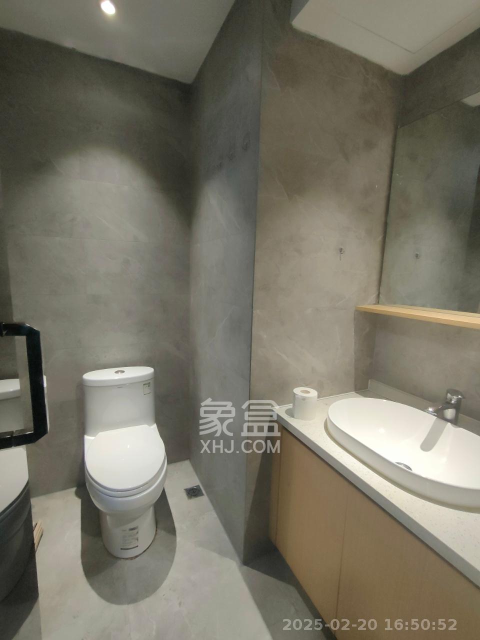 紫鑫御湖湾  1室0厅1卫   1200.00元/月室内图
