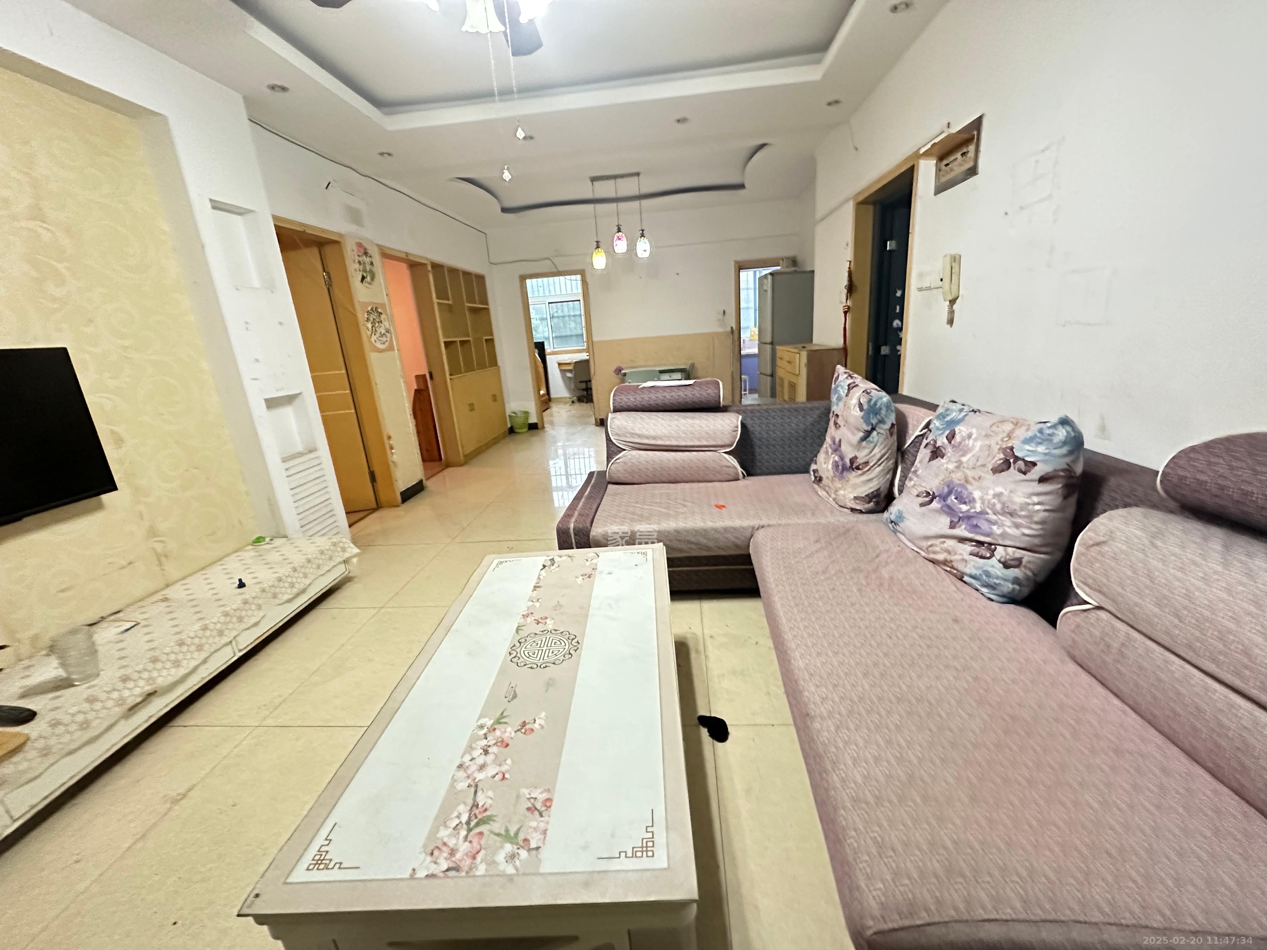 鄱阳小区  1室0厅0卫   1600.00元/月室内图