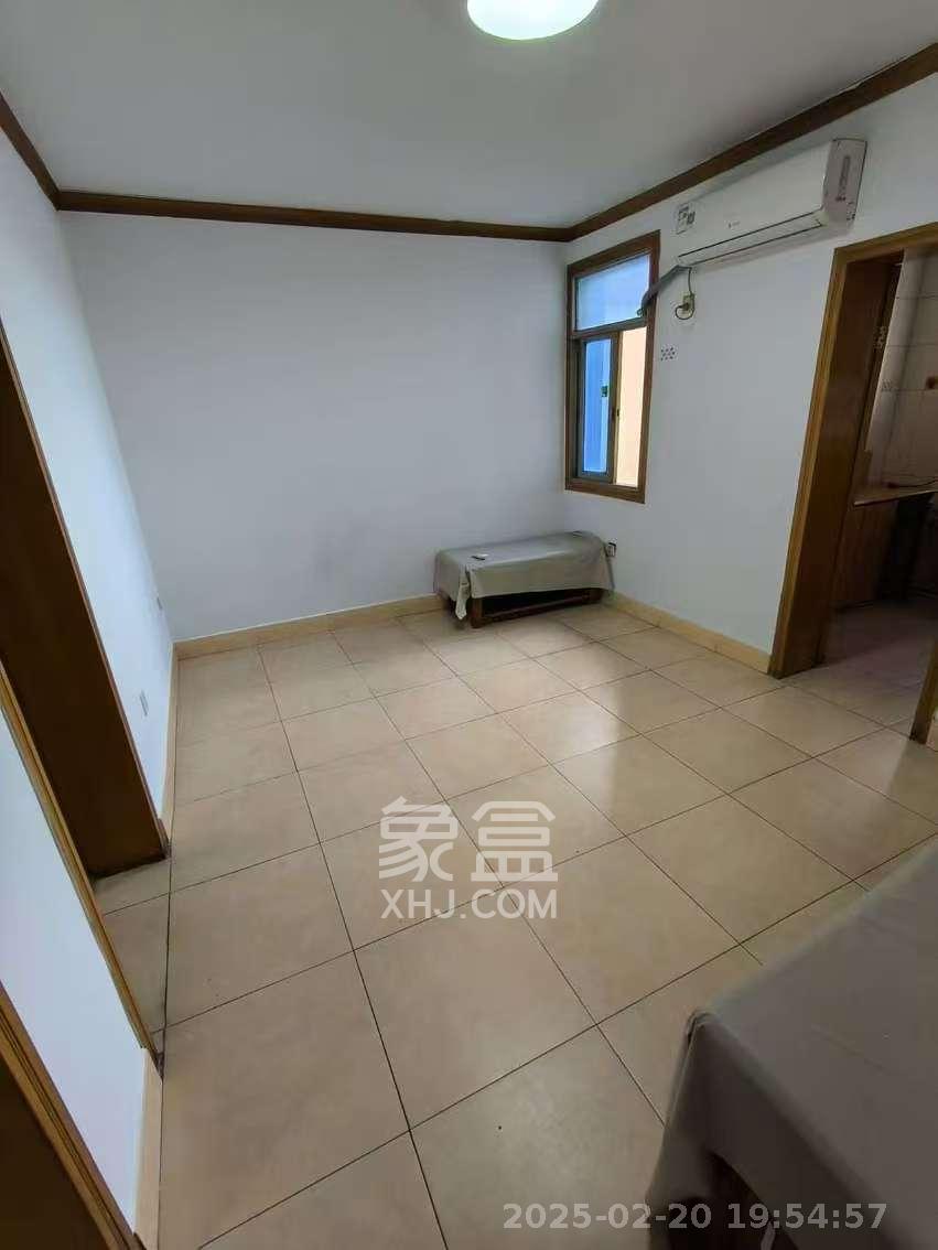 燕山街社区  2室1厅1卫   1800.00元/月室内图