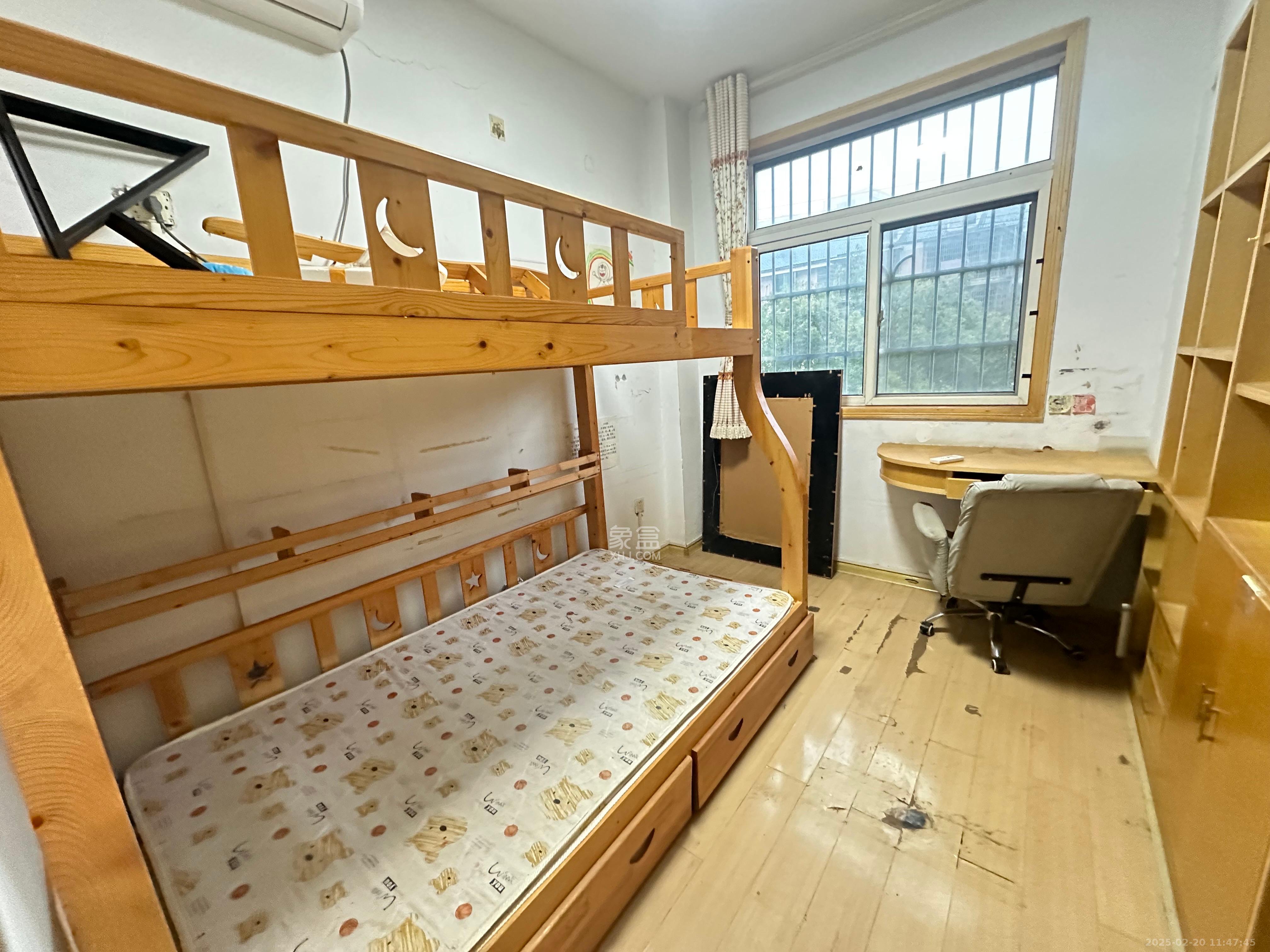 鄱阳小区  1室0厅0卫    1600.0元/月 鄱阳小区  1室0厅0卫    1600.0元/月室内图