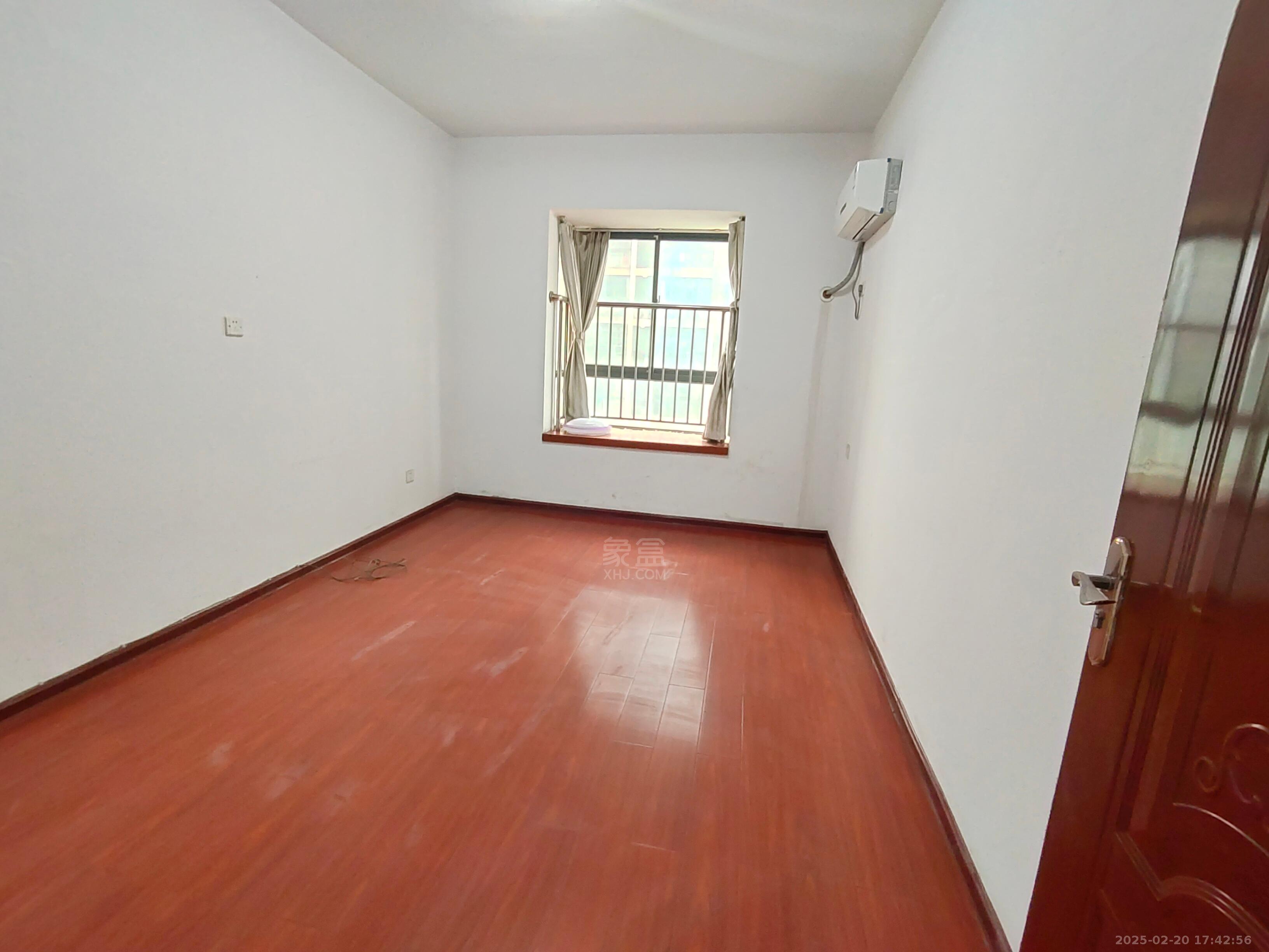 阳光新城  4室2厅2卫    1800.0元/月 阳光新城  4室2厅2卫    1800.0元/月室内图