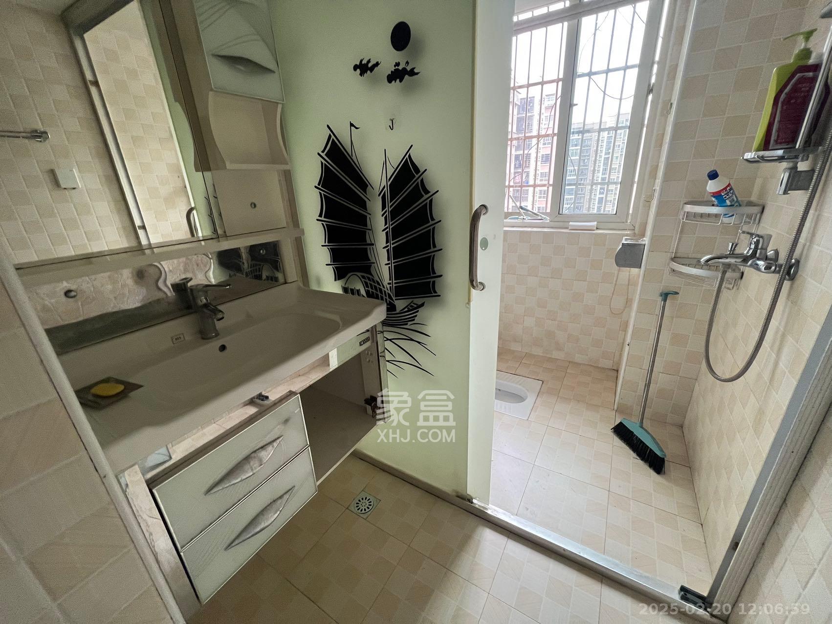 和馨园 3室2厅1卫 2800.0元/月 和馨园 3室2厅1卫 2800.0元/月室内图